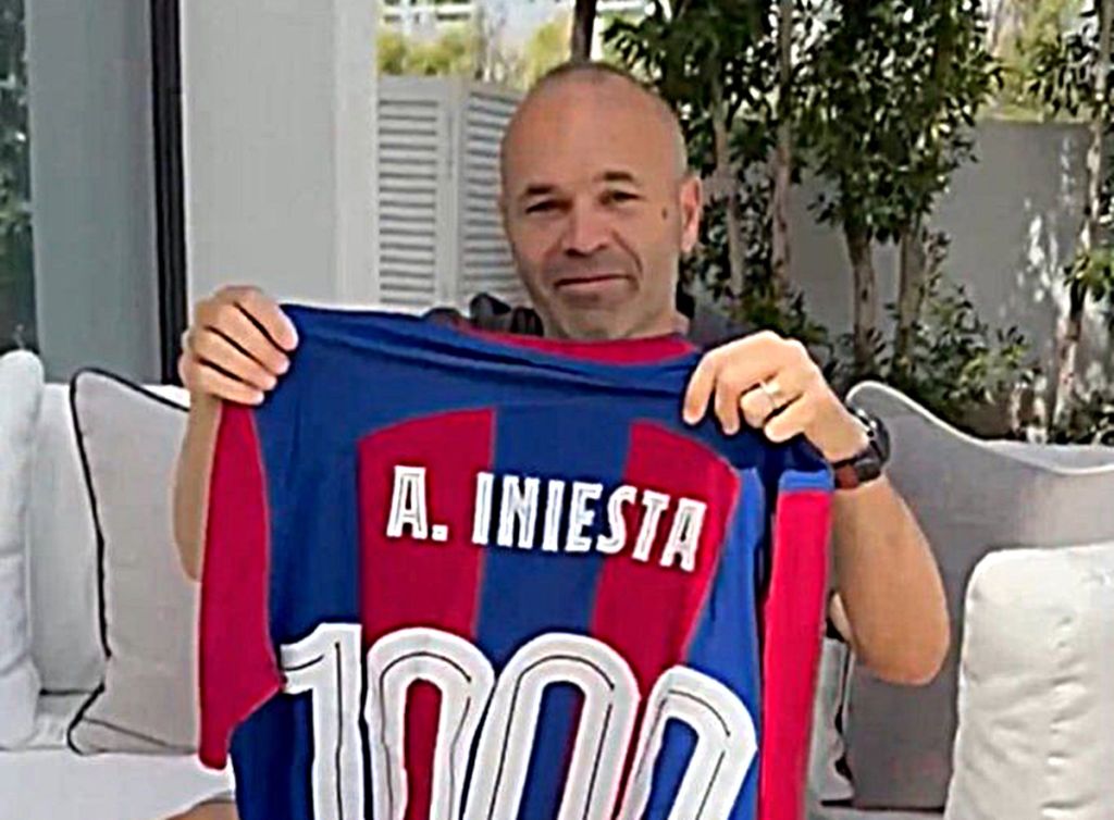 Τα… ΧΙΛΙΑΣΕ ο αειθαλής Ινιέστα και το γιόρτασε φυσικά με φανέλα Μπαρτσελόνα! (pic)