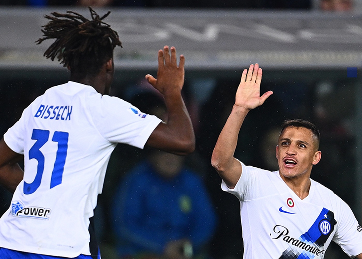 Λαμπάδα στο μπόι του Μπίσεκ η Ίντερ κι απόδραση από την Μπολόνια! (vid)