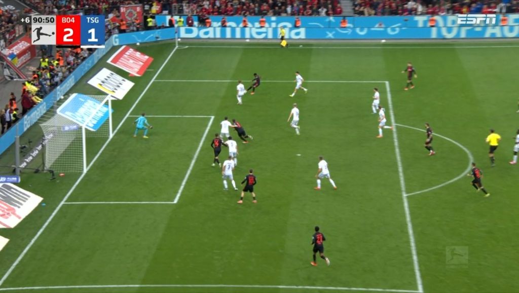 Έκλεισαν τα μάτια τους διαιτητής και VAR – Οφσάιντ το γκολ ανατροπής της Λεβερκούζεν! (vid)