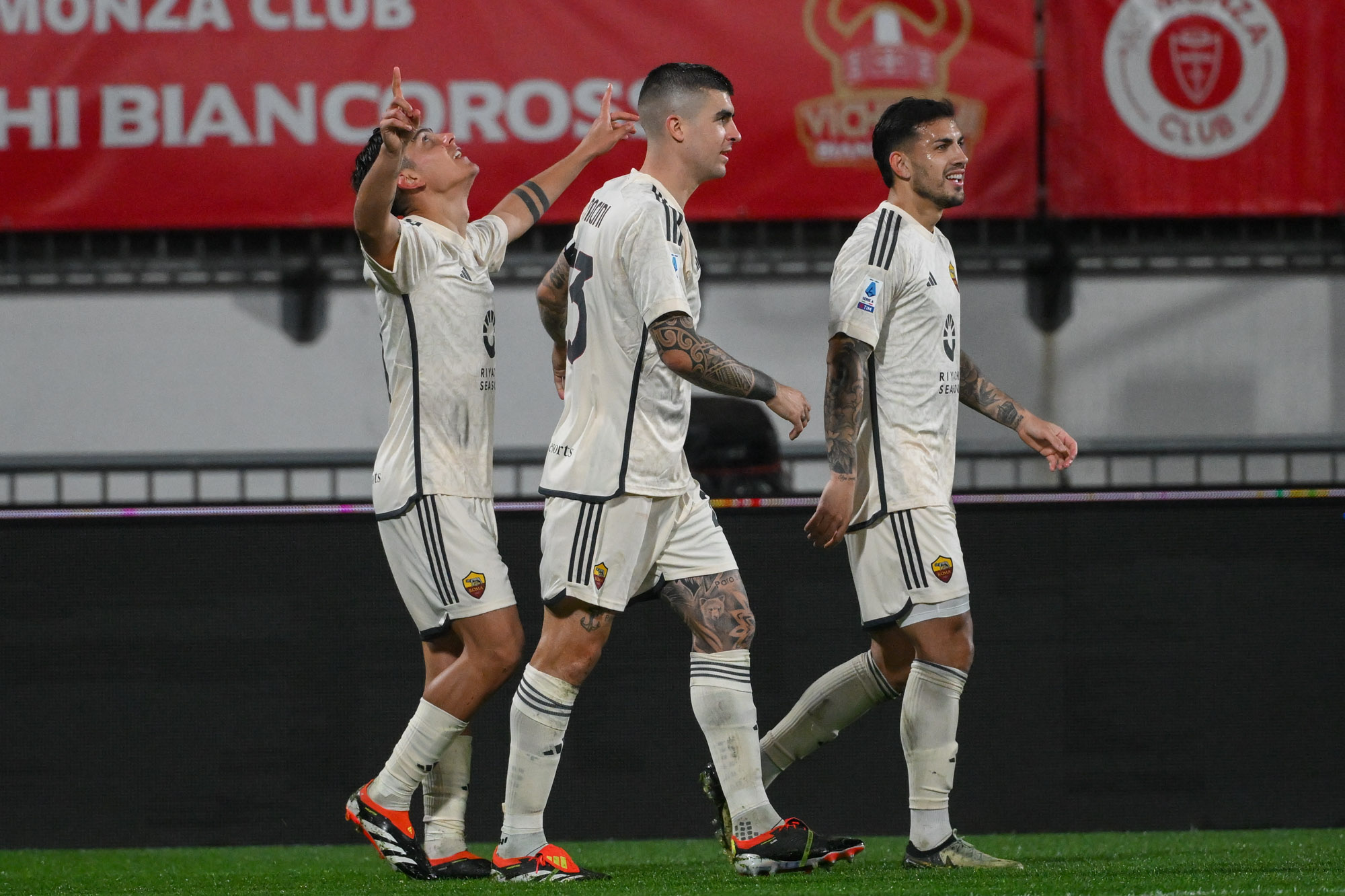 H Ρόμα ήταν για τα… θηρία, τώρα νικάει και βγάζει φαντασία! (vids)