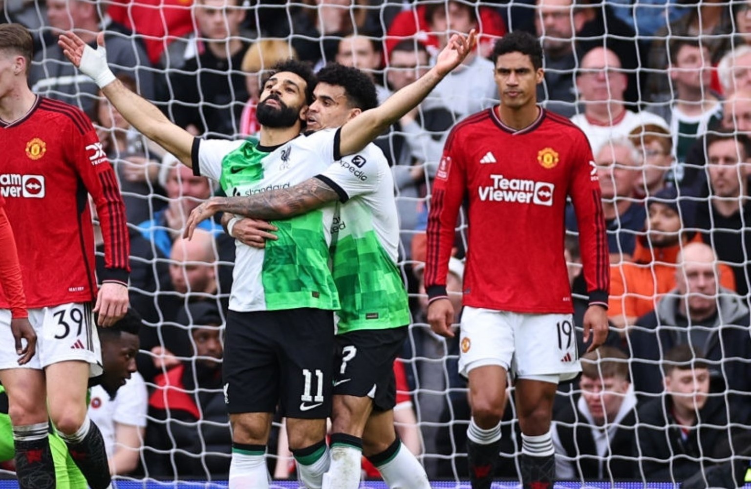 Η Λίβερπουλ το γύρισε… με την άμυνα παιδική-χαρά της Γιουνάιτεντ! (vid)