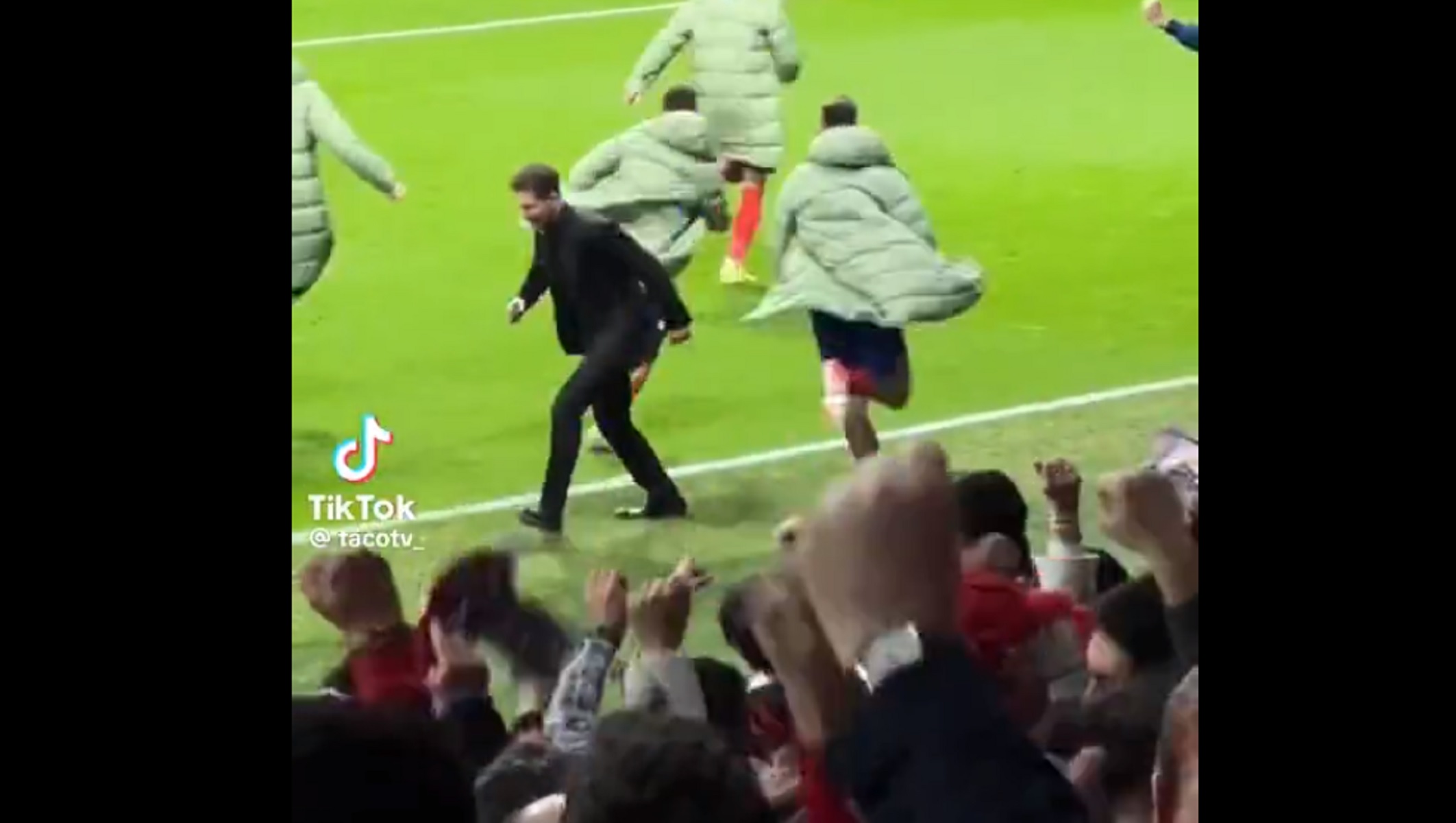 O Σιμεόνε πήγε να πανηγυρίσει και έπαθε τράβηγμα (vid)