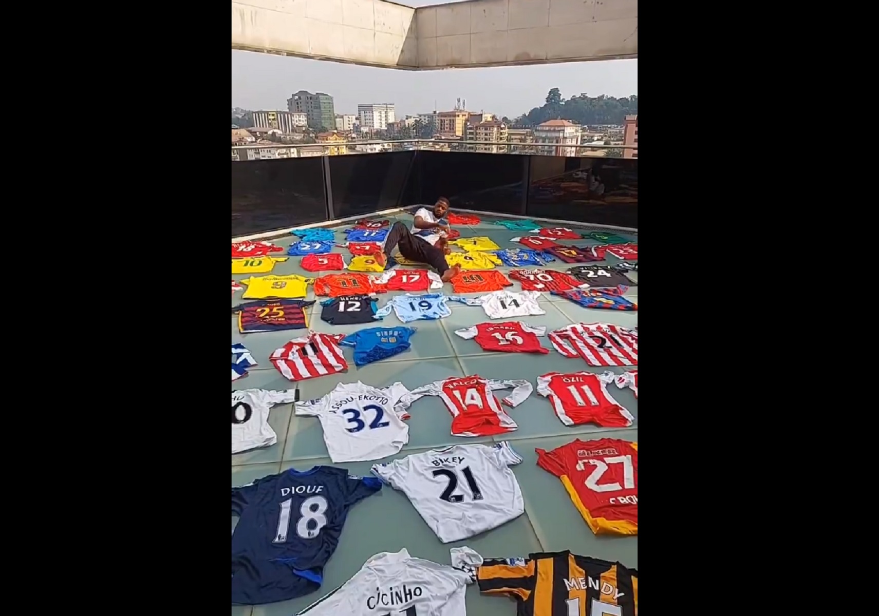 Από… άλλον πλανήτη η συλλογή εμφανίσεων του Άλεξ Σονγκ (vid)