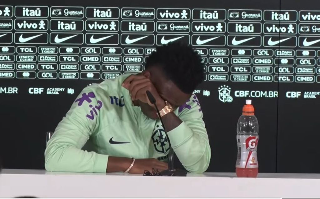 Λύγισε ο Βινίσιους: «Κανείς δεν με υποστηρίζει» (vid)