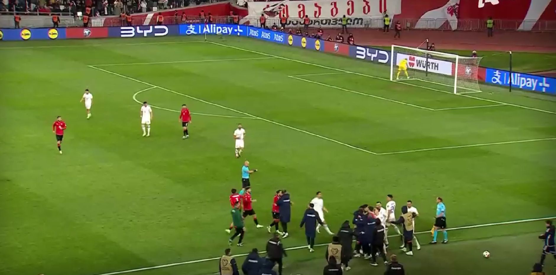 Γεωργία – Ελλάδα: Αυτή ήταν η φάση που παραλίγο να τινάξει το παιχνίδι στον… αέρα! (vids)