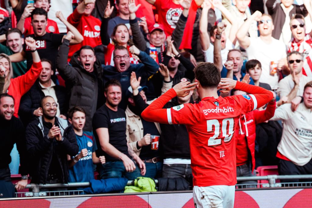 Αϊντχόφεν, μην… βιάζεσαι – Η Φέγενορντ έδειξε τα «καρύδια» της στο ντέρμπι (vid)