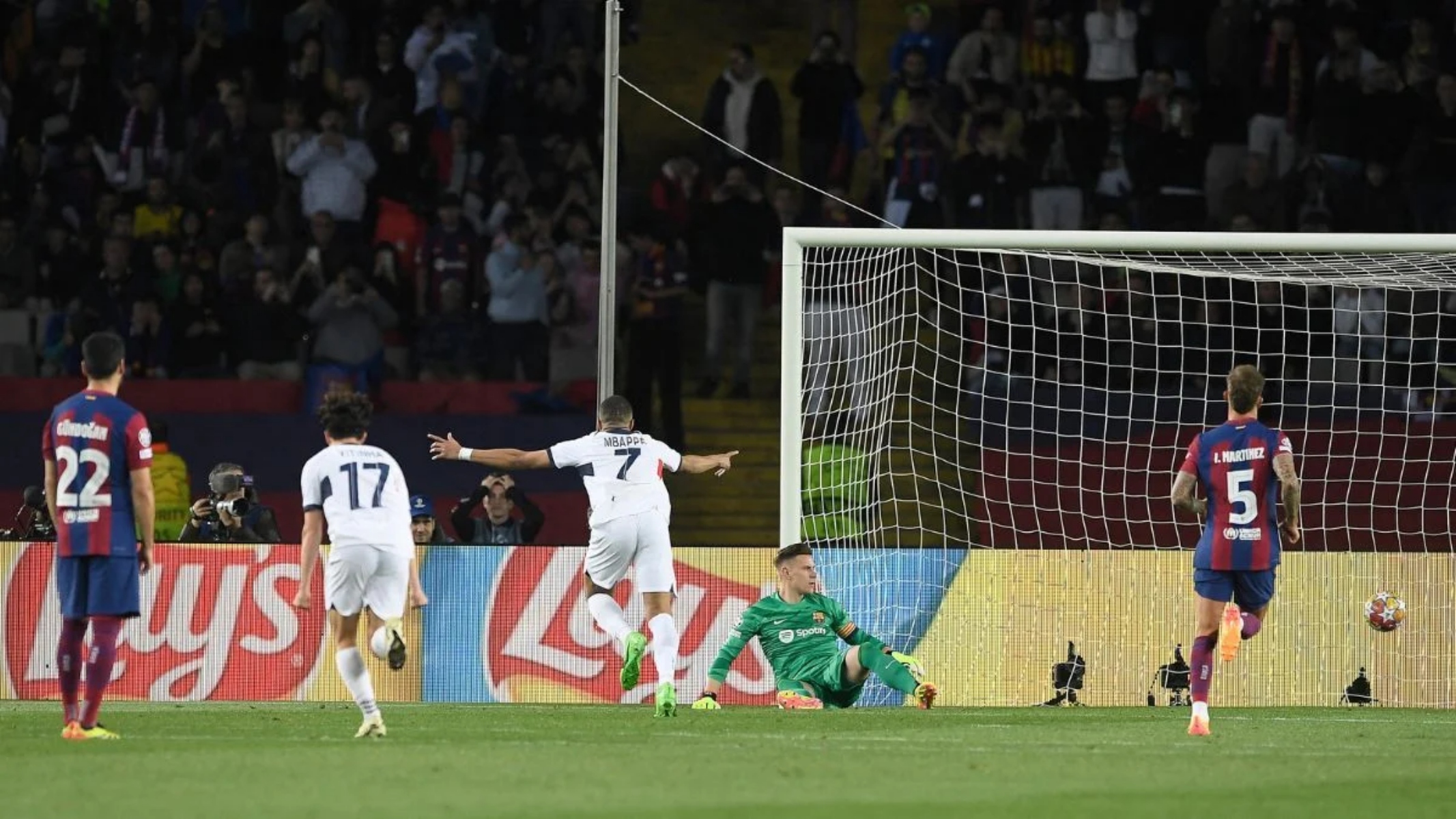 Μπαρτσελόνα: Στα… τάρταρα τα αποδυτήρια μετά τον αποκλεισμό από την Παρί!