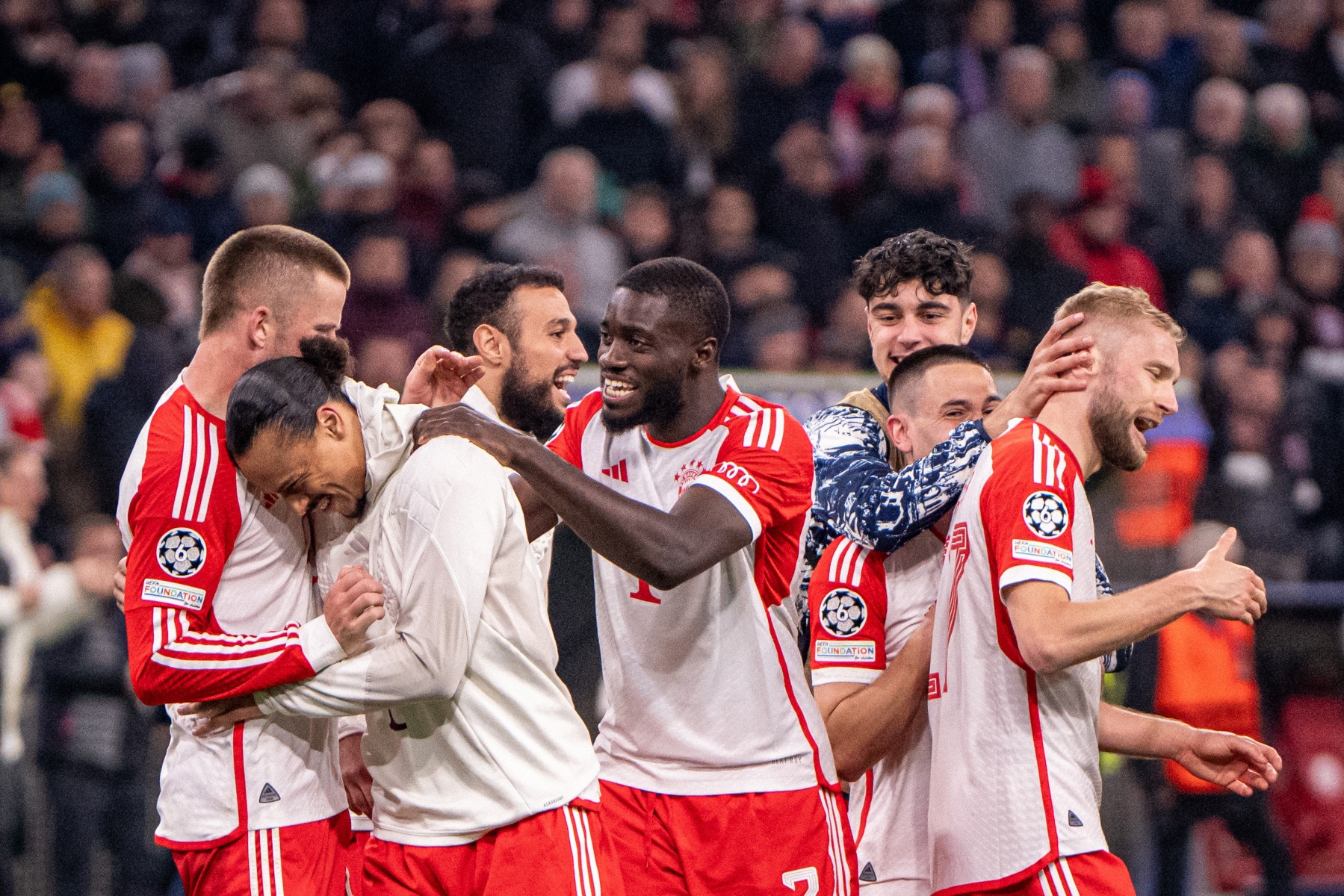 Επίσημο: Η Μπάγερν παρουσίασε την νέα της εντυπωσιακή φανέλα! (pics)