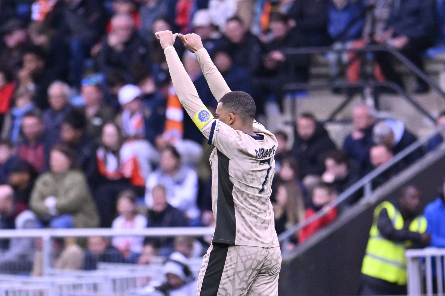 Η Παρί «πάτησε» με Μπαπέ και Ντεμπελέ την Λοριάν του Πάνου Κατσέρη! (vid)