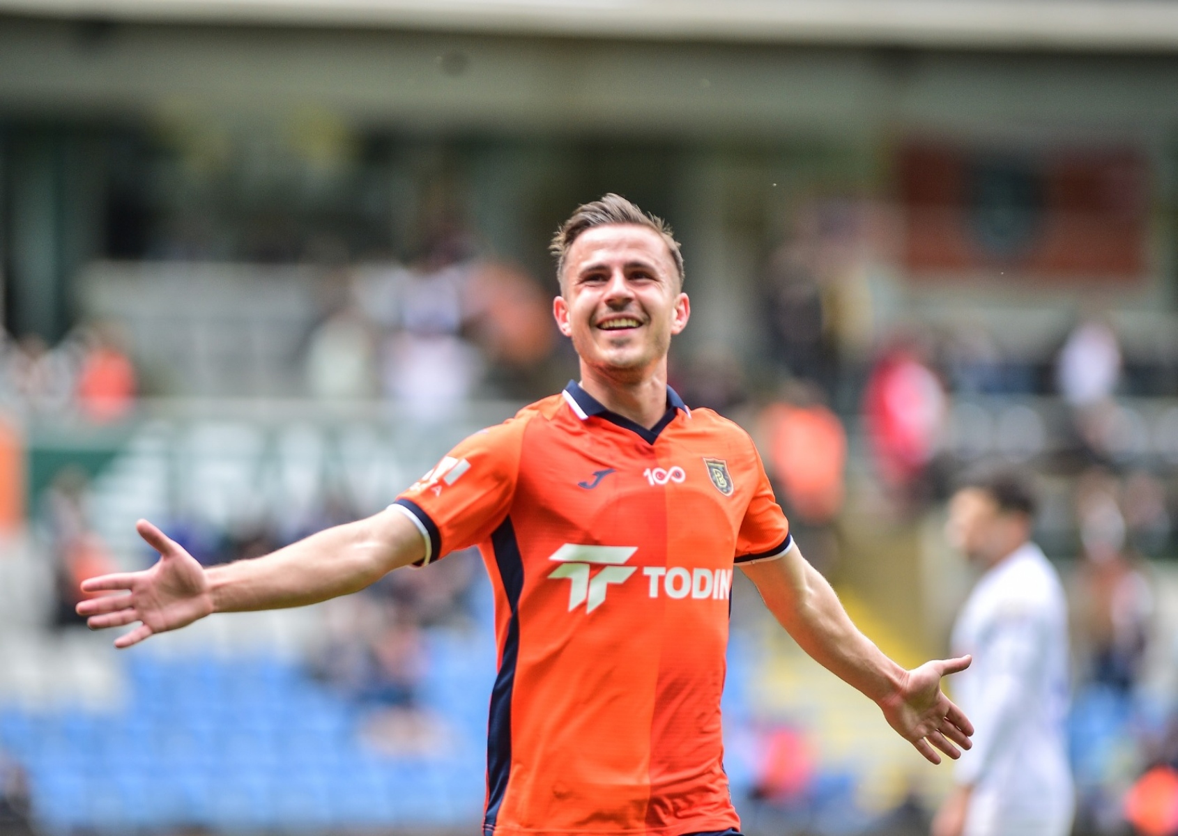 Η Μπασακσεχίρ έφτιαξε… προτομή του Πέλκα! (pic)