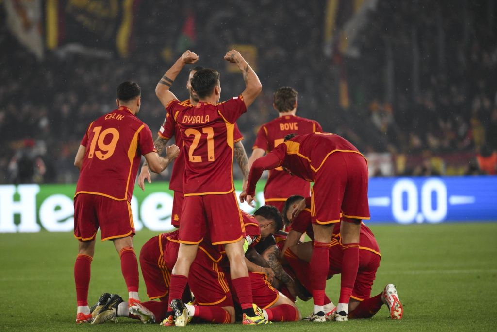 H Ρόμα απειλεί να γκρεμίσει το αήττητο της Λέβερκούζεν