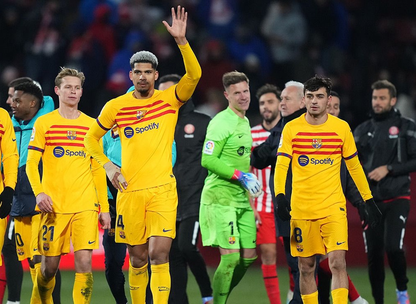 Η Μπάγερν χρυσώνει την Μπαρτσελόνα αγοράζοντας πακέτο δυο βασικούς της!