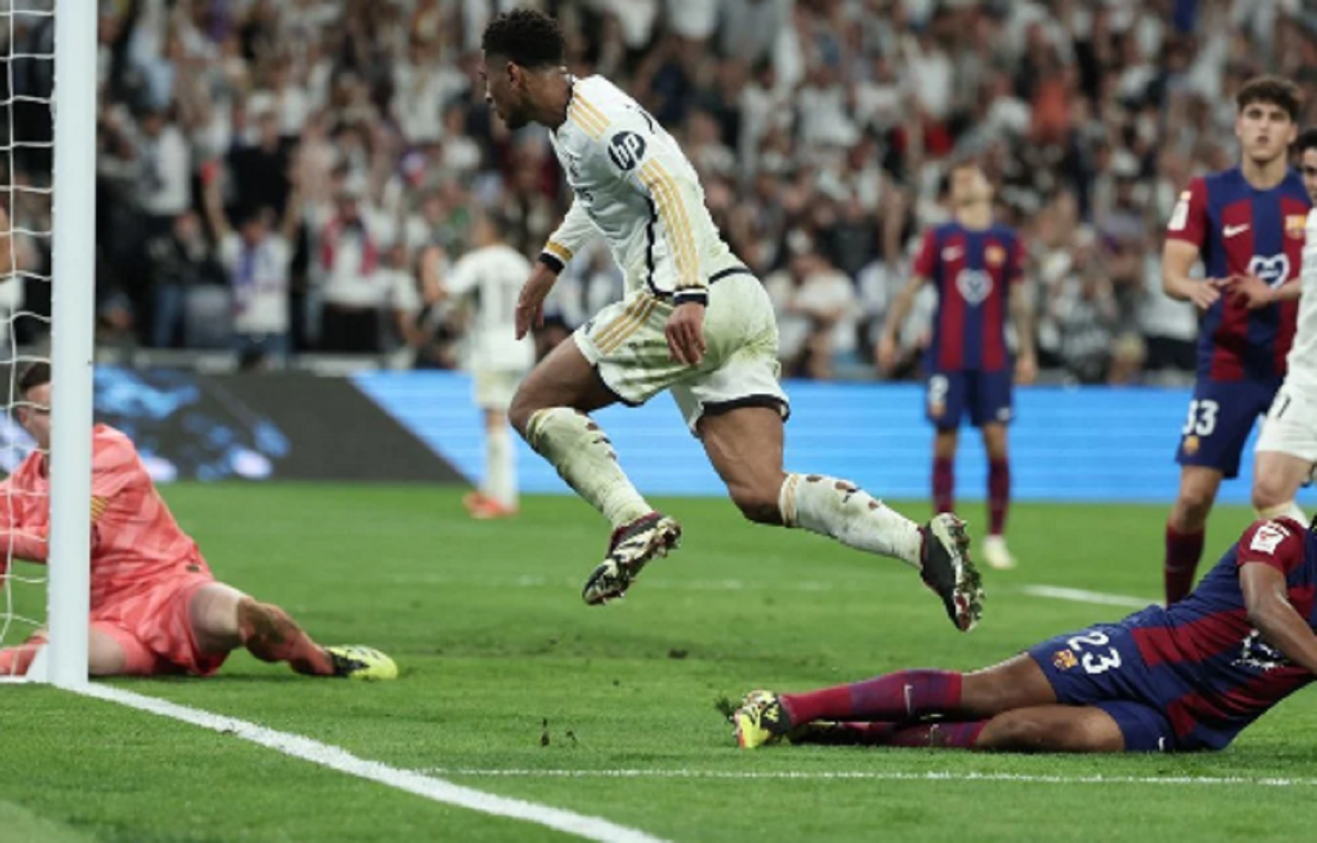 Ο Μπέλινγχαμ πανηγύρισε έξαλλα – Τα… έδειξε στην Μπαρτσελόνα (vid)