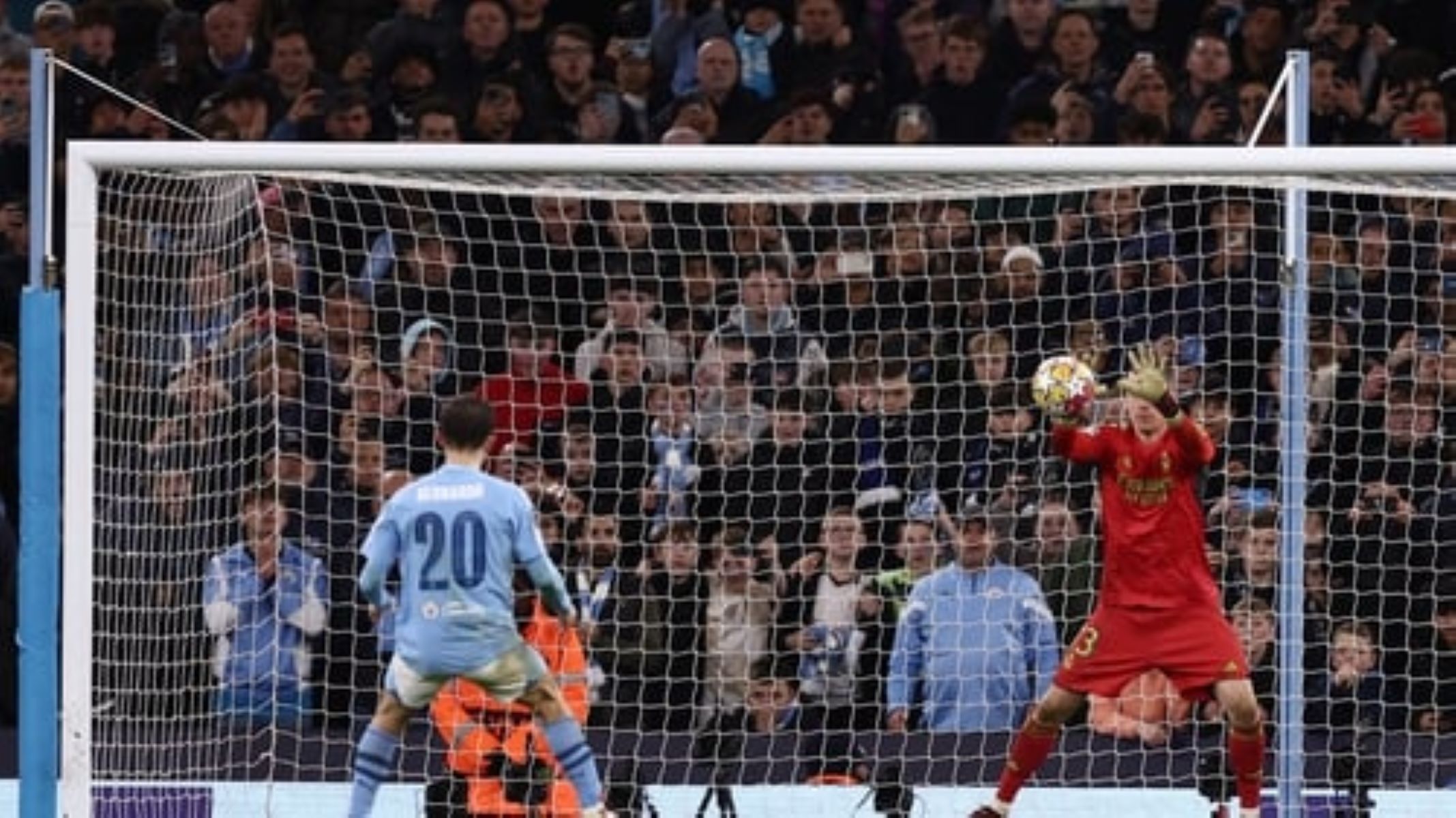 Ρώσος δημοσιογράφος «έλιωσε» στα γέλια στην εκτέλεση πέναλτι του Μπερνάρντο Σίλβα (vid)