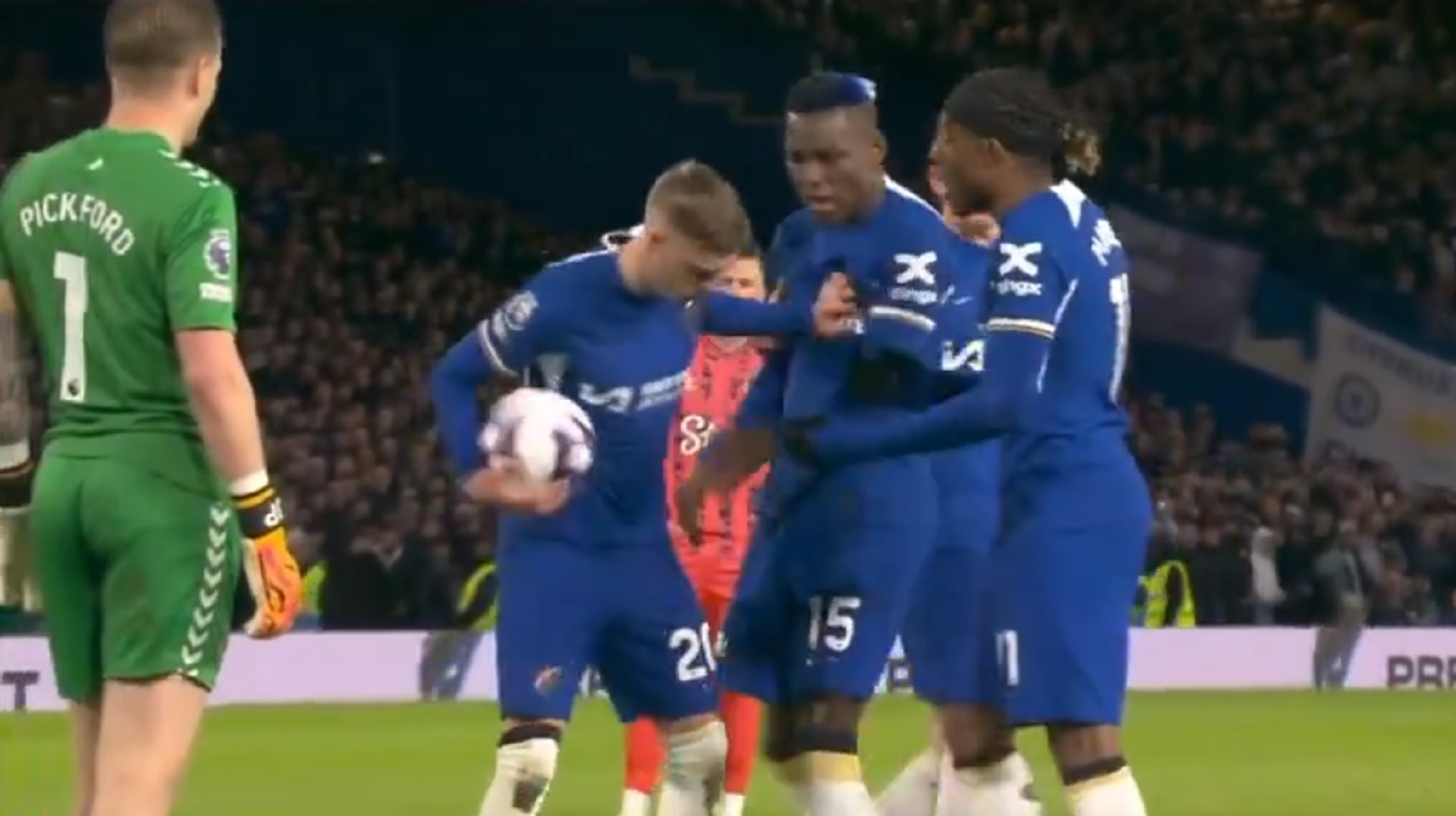 Τρεις παίκτες της Τσέλσι… πλακώθηκαν για το ποιος θα εκτελέσει το πεναλτι (vid)