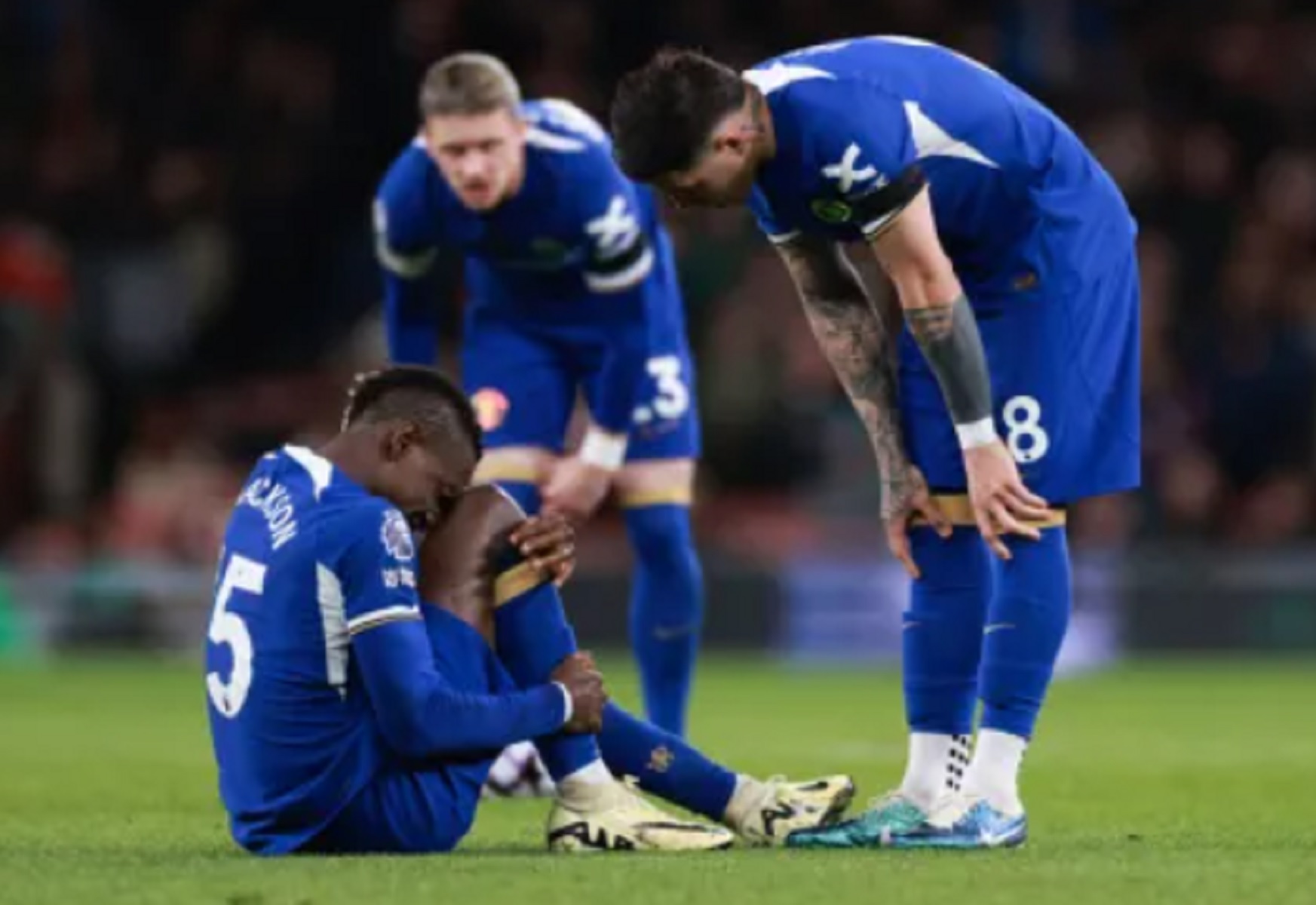 «Γροθιά» στους παίκτες της Τσέλσι το μήνυμα πιτσιρικά στις εξέδρες (pic)