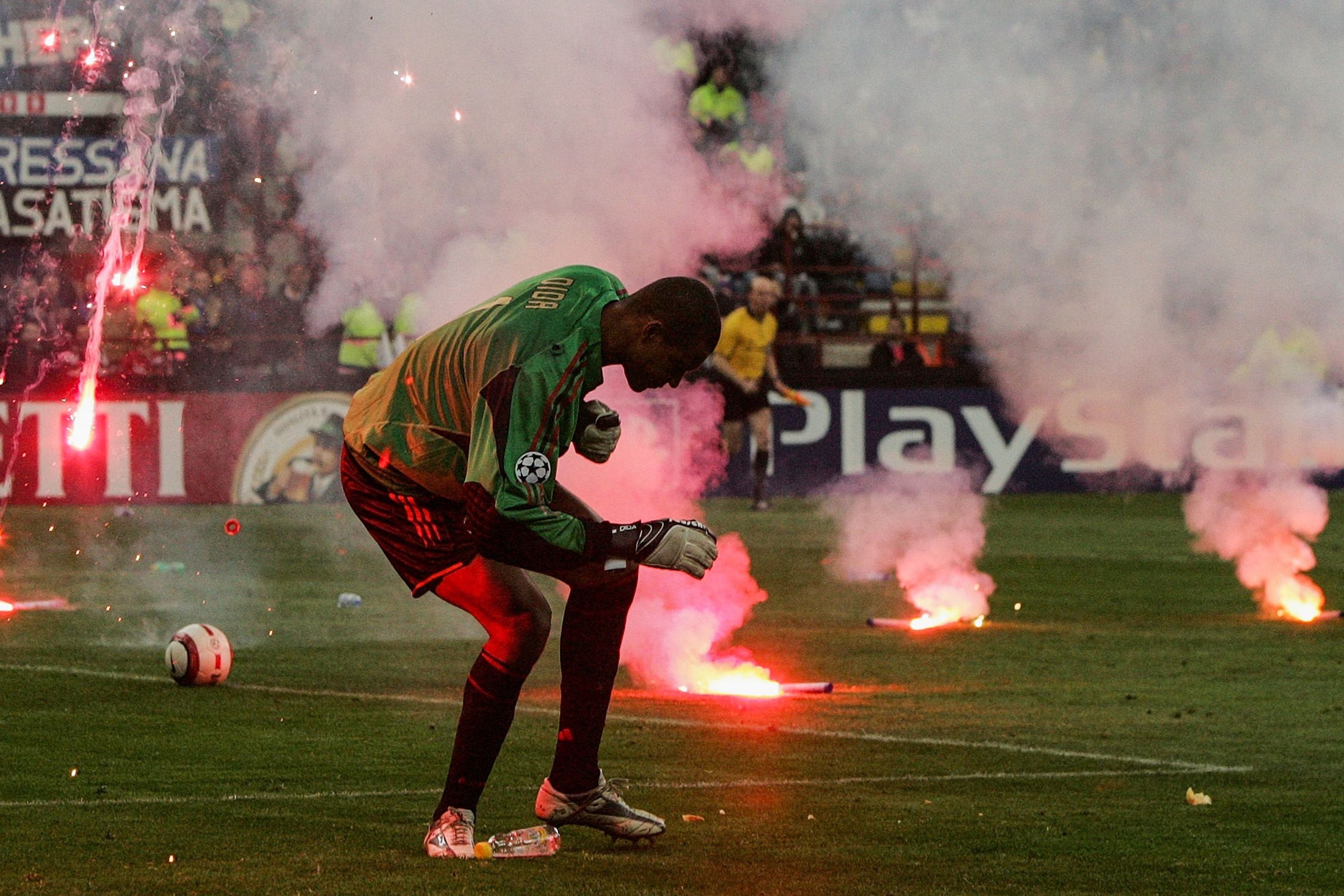 Ίντερ – Μίλαν: Το πιο «άρρωστο» ντέρμπι – Η φωτοβολίδα στον Ντίντα και η… οριστική διακοπή (pic)