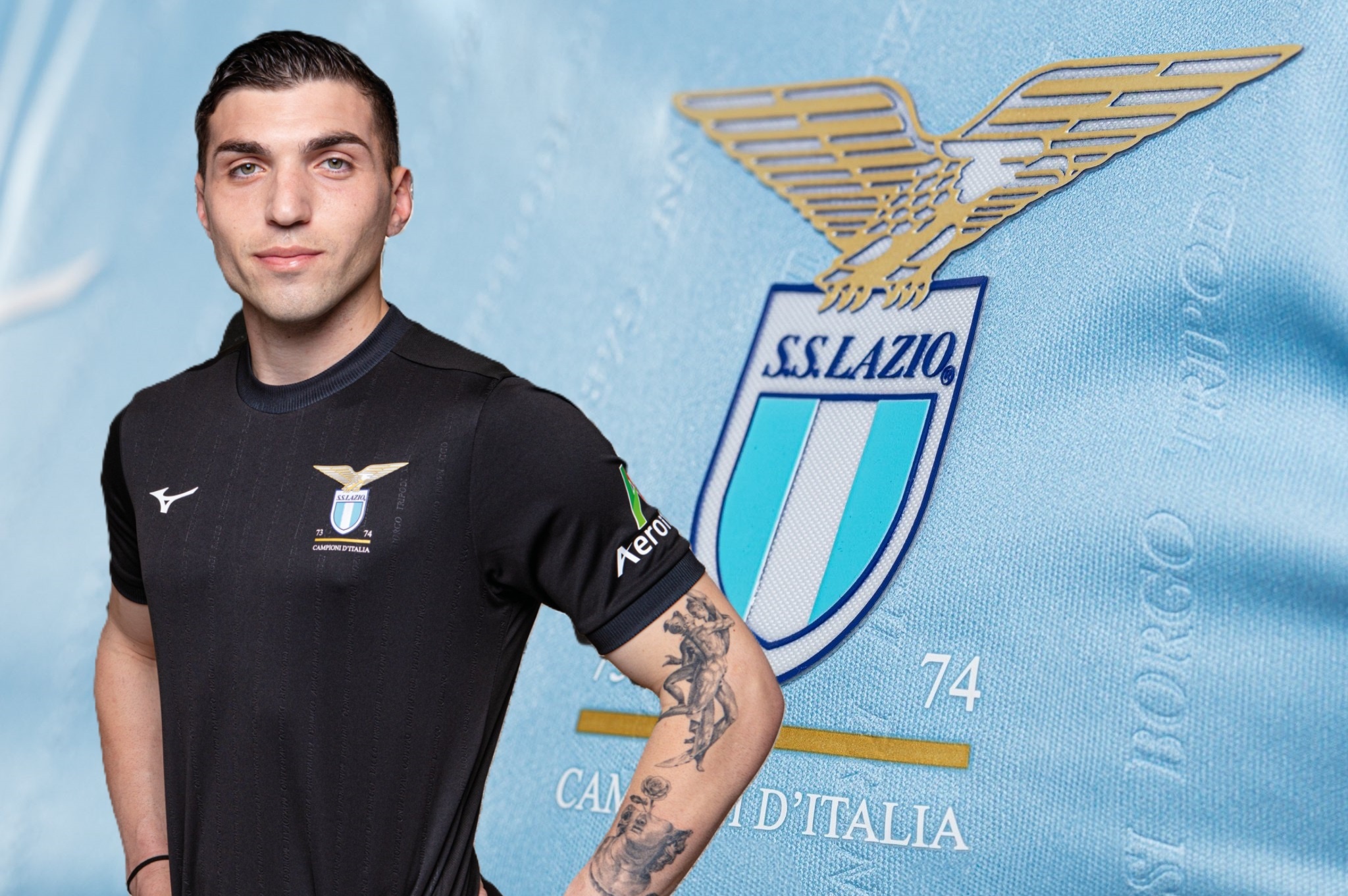 Φιγουρίνι ο Μανδάς στη συλλεκτική επετειακή φανέλα της Λάτσιο! (pics)