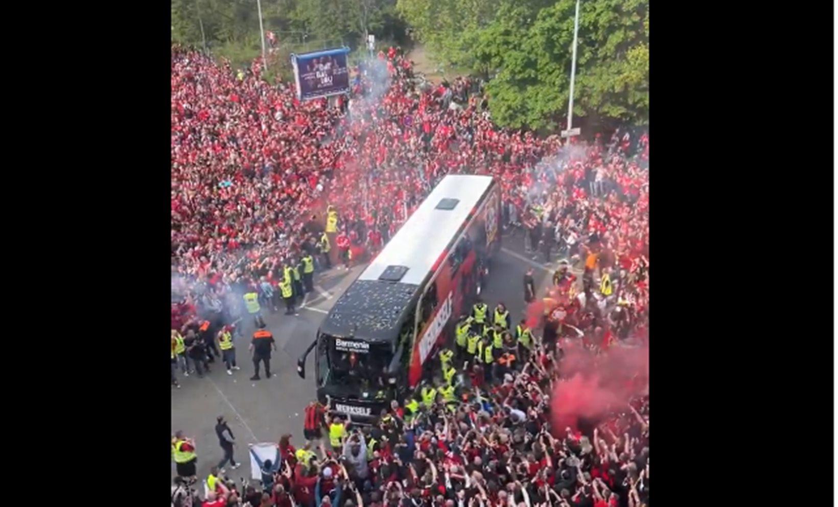 Ξεκίνησε από νωρίς το party στο Λεβερκούζεν- Χαμός στους δρόμους! (vids)