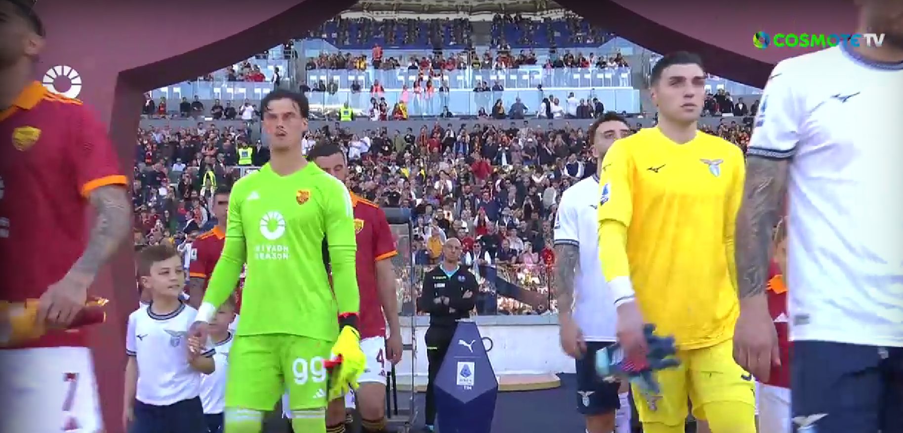 To βλέμμα του Μανδά τα… λέει όλα! Δεν μασάει στο ντέρμπι με Ρόμα! (vid)