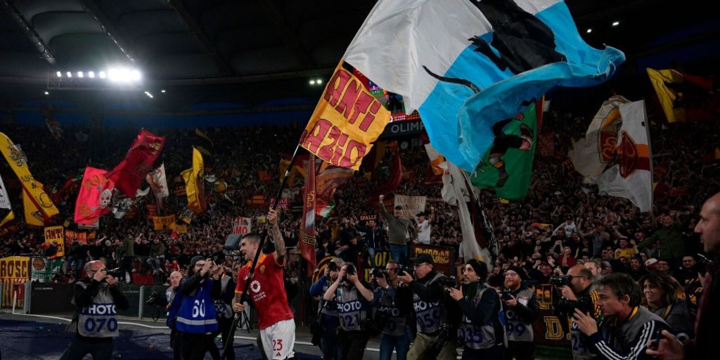 Οπαδοί Ρόμα: «Έναν… “αρουραίο” της Λάτσιο κούνησε! Μαντσίνι, τα πληρώνουμε εμείς όλα»
