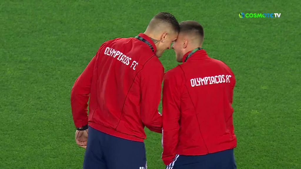 Οι Τούρκοι προκαλούν με κάθε τρόπο τους παίκτες του Ολυμπιακού! (vid)