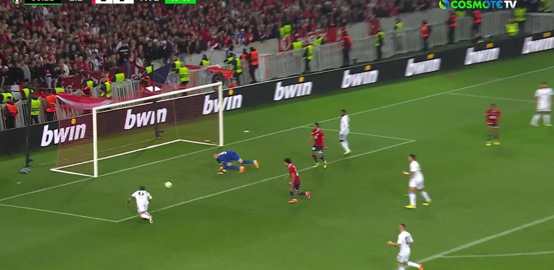 Ο τερματοφύλακας της Λιλ έκανε την επέμβαση της χρονιάς στην Ευρώπη! (vid)