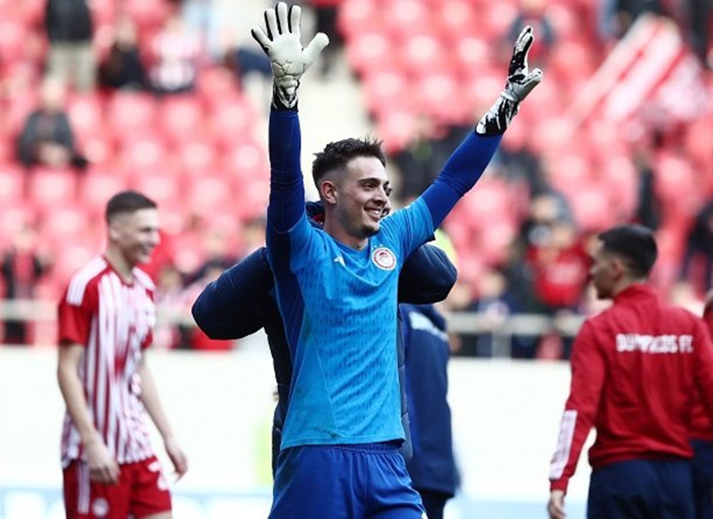 Άντζελο Σίνα, ο αφανής ήρωας του Ολυμπιακού με τις απίστευτες αποκρούσεις του! (vid)