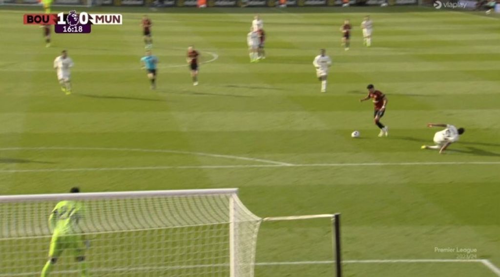Θλίψη η άμυνα της Γιουνάιτεντ, δυο γκολ σαν σε προπόνηση η Μπόρνμουθ! (vids)