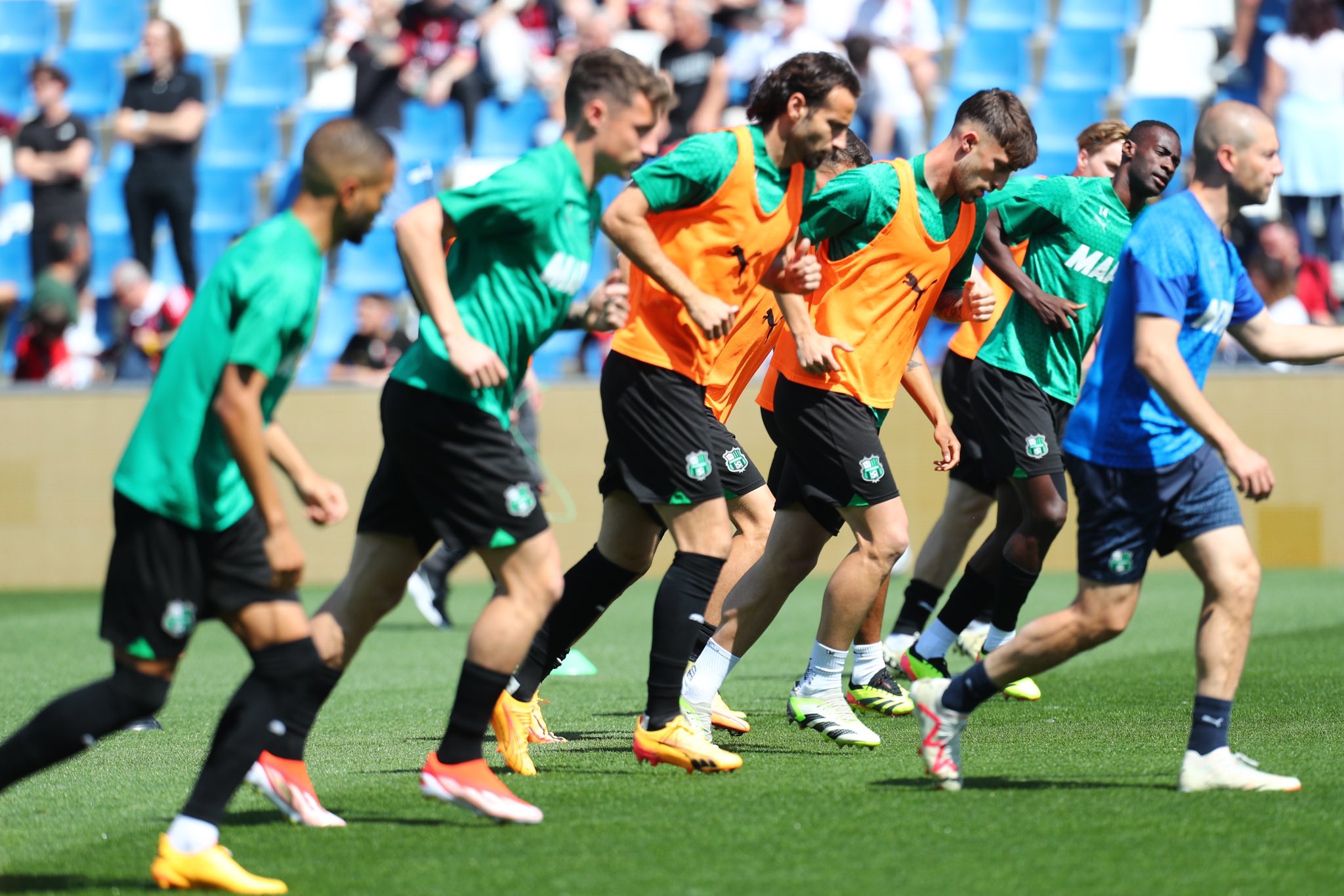 Πόσο κακή είσαι ρε Μίλαν… Δέχτηκε δύο γκολ σε 10 λεπτά από την προτελευταία Σασουόλο! (vids)