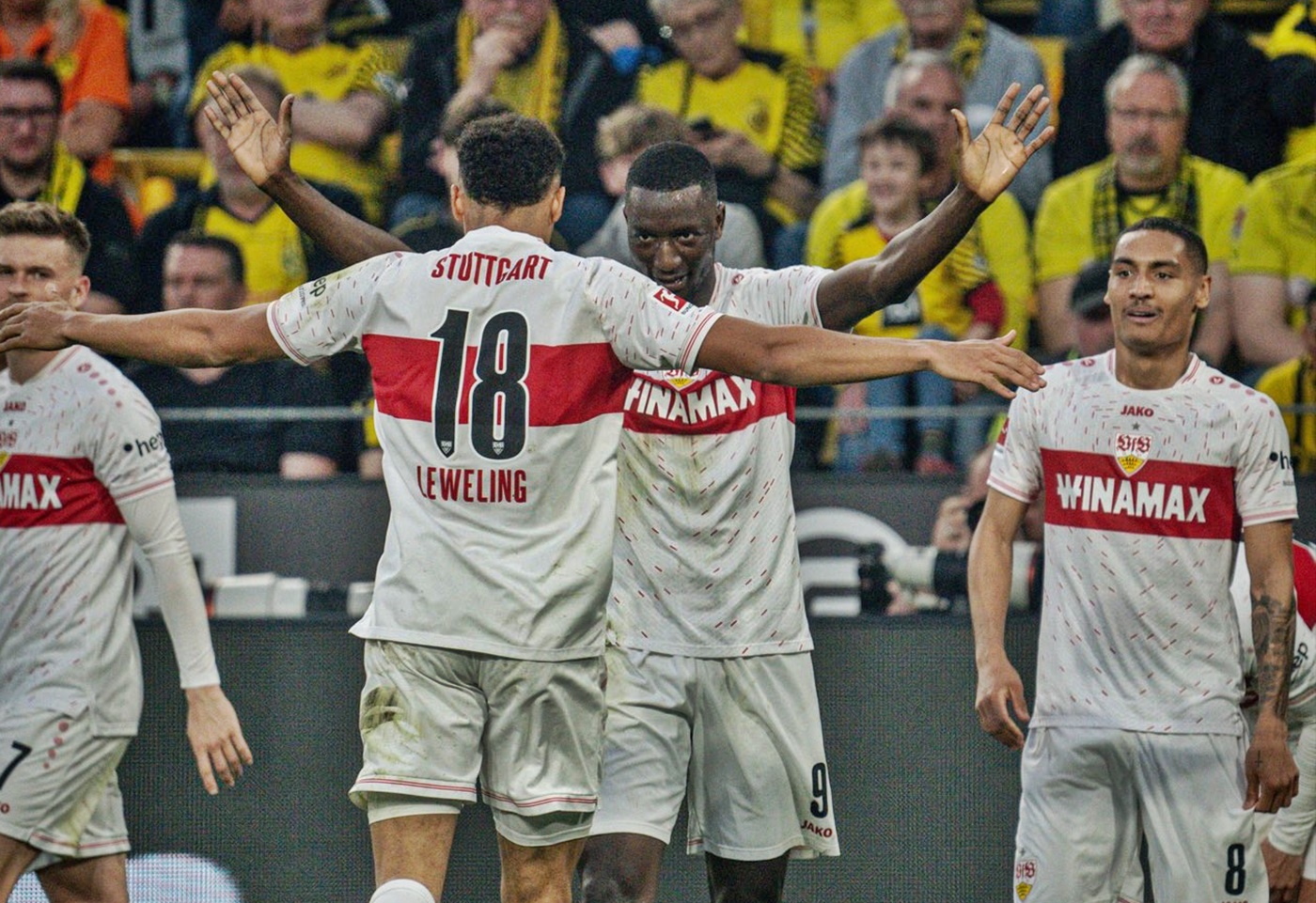 Διπλάρα η Στουτγκάρδη στο Ντόρτμουντ κι έπιασε την Μπάγερν! (vid)