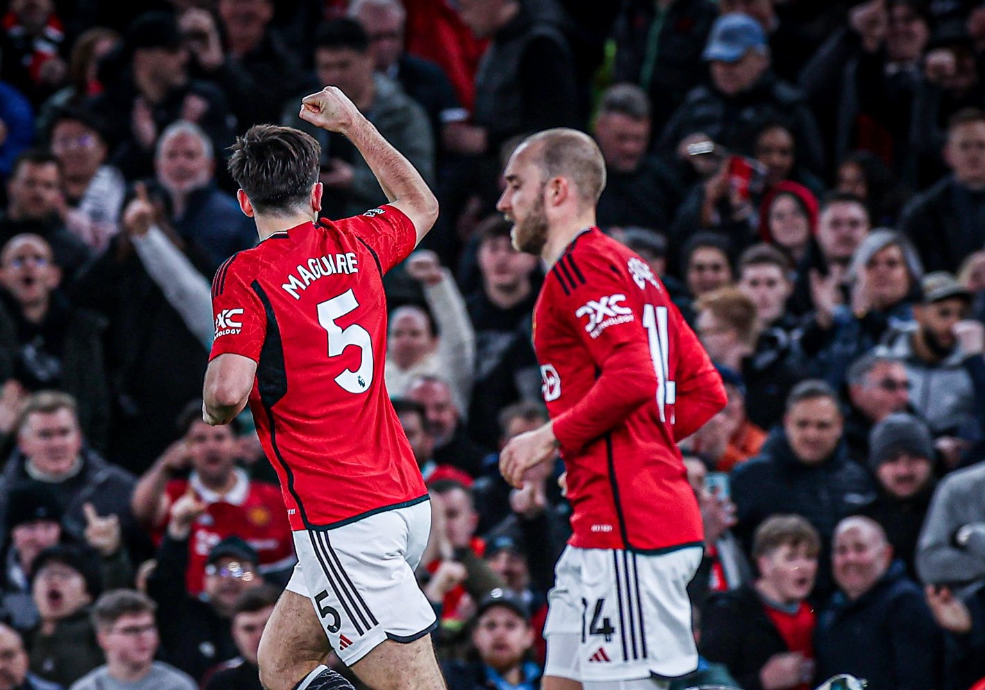 Αγχώθηκε κόντρα στην ουραγό η Γιουνάιτεντ, αλλά έσωσε την παρτίδα (vid)