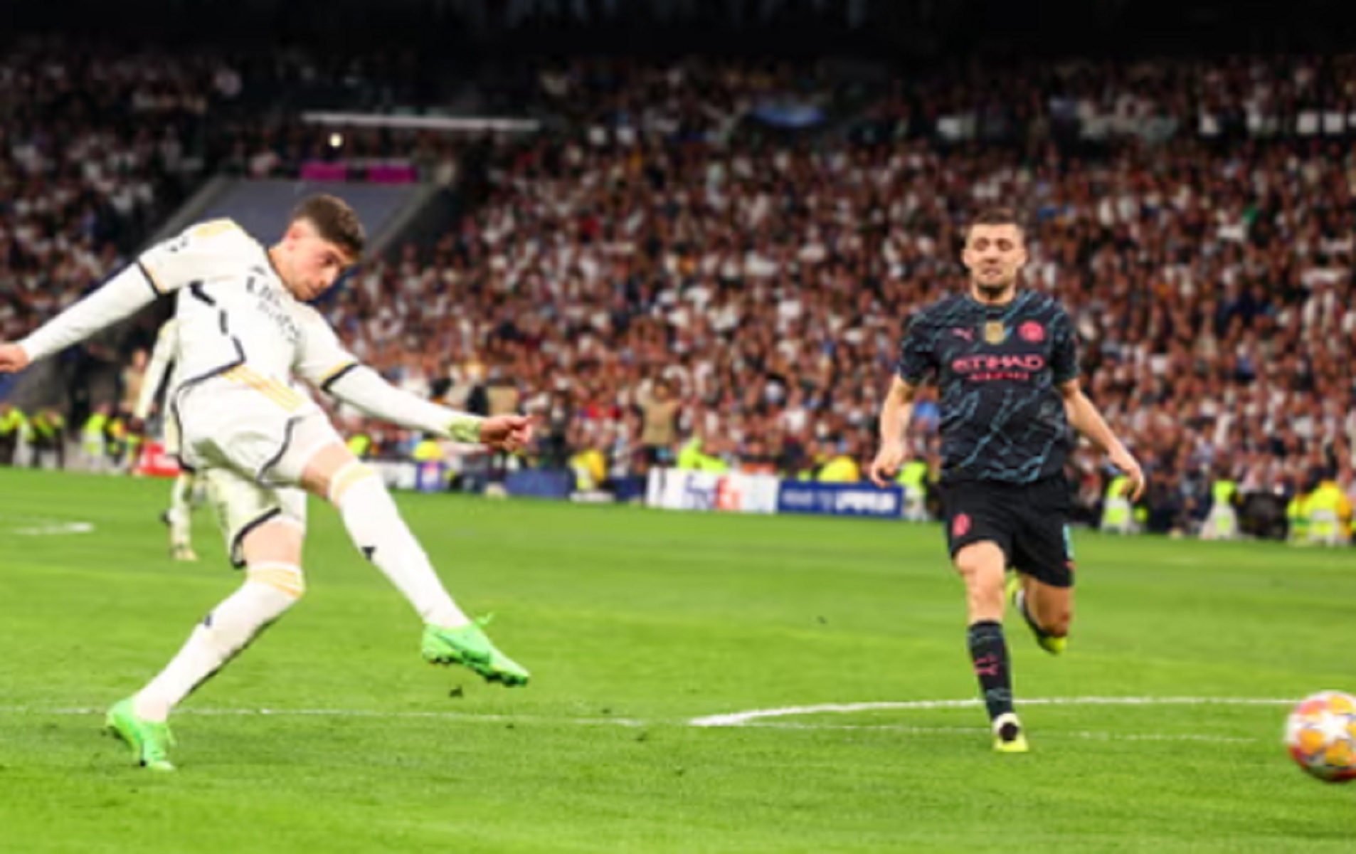 Δε χορταίνεται η γκολάρα του Βαλβέρδε – Μαγική λήψη μέσα από το Μπερναμπέου (vid)