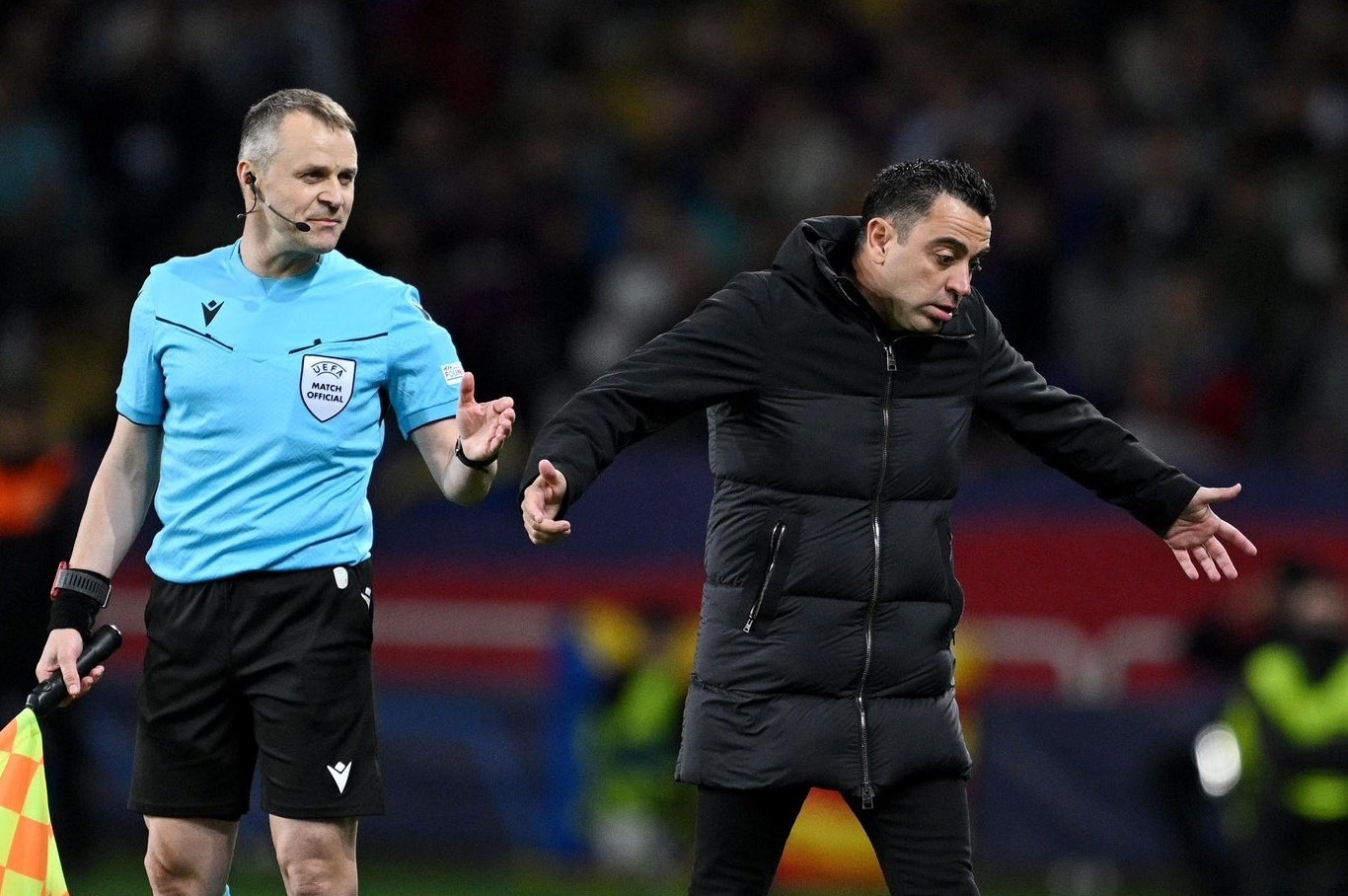 Εξοργισμένος Τσάβι: «Ο διαιτητής μας απέκλεισε με τα απαίσια λάθη του»