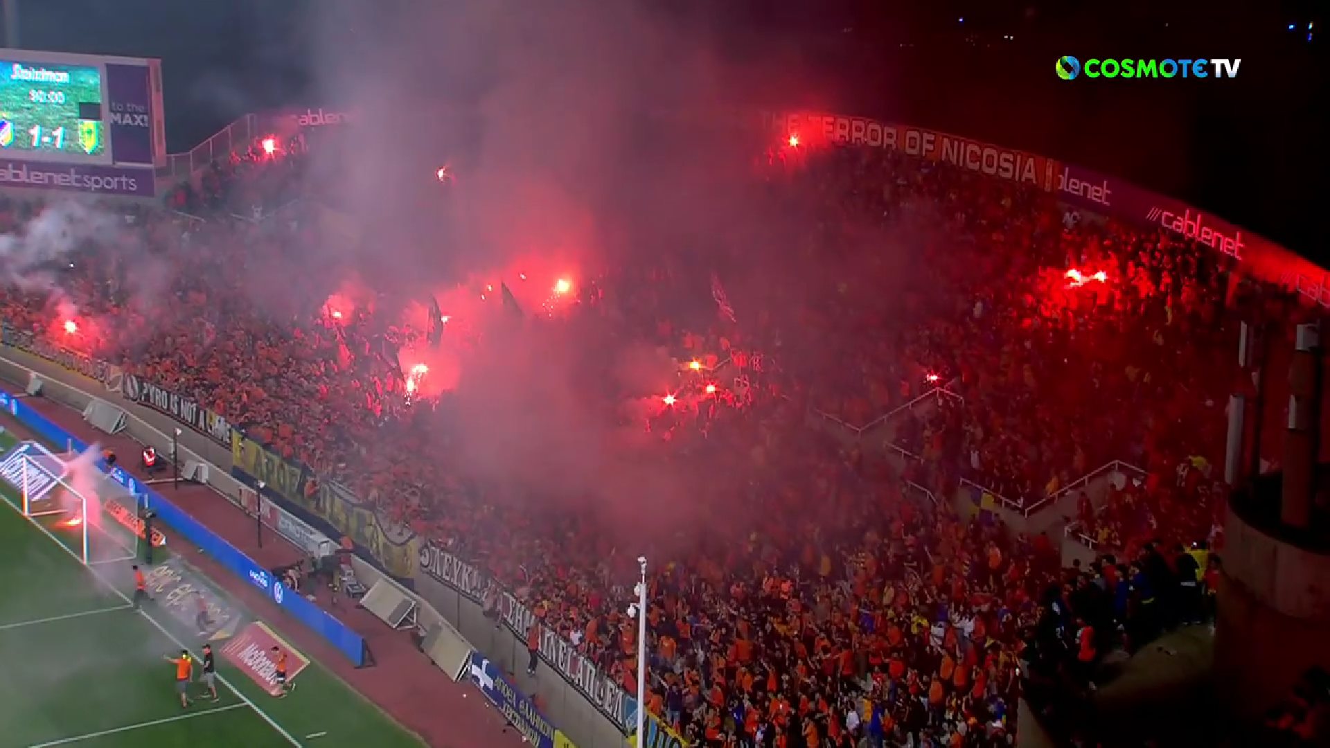 Ο κακός χαμός στην Κύπρο: Σκηνές παράνοιας για τον ΑΠΟΕΛ! (vids)