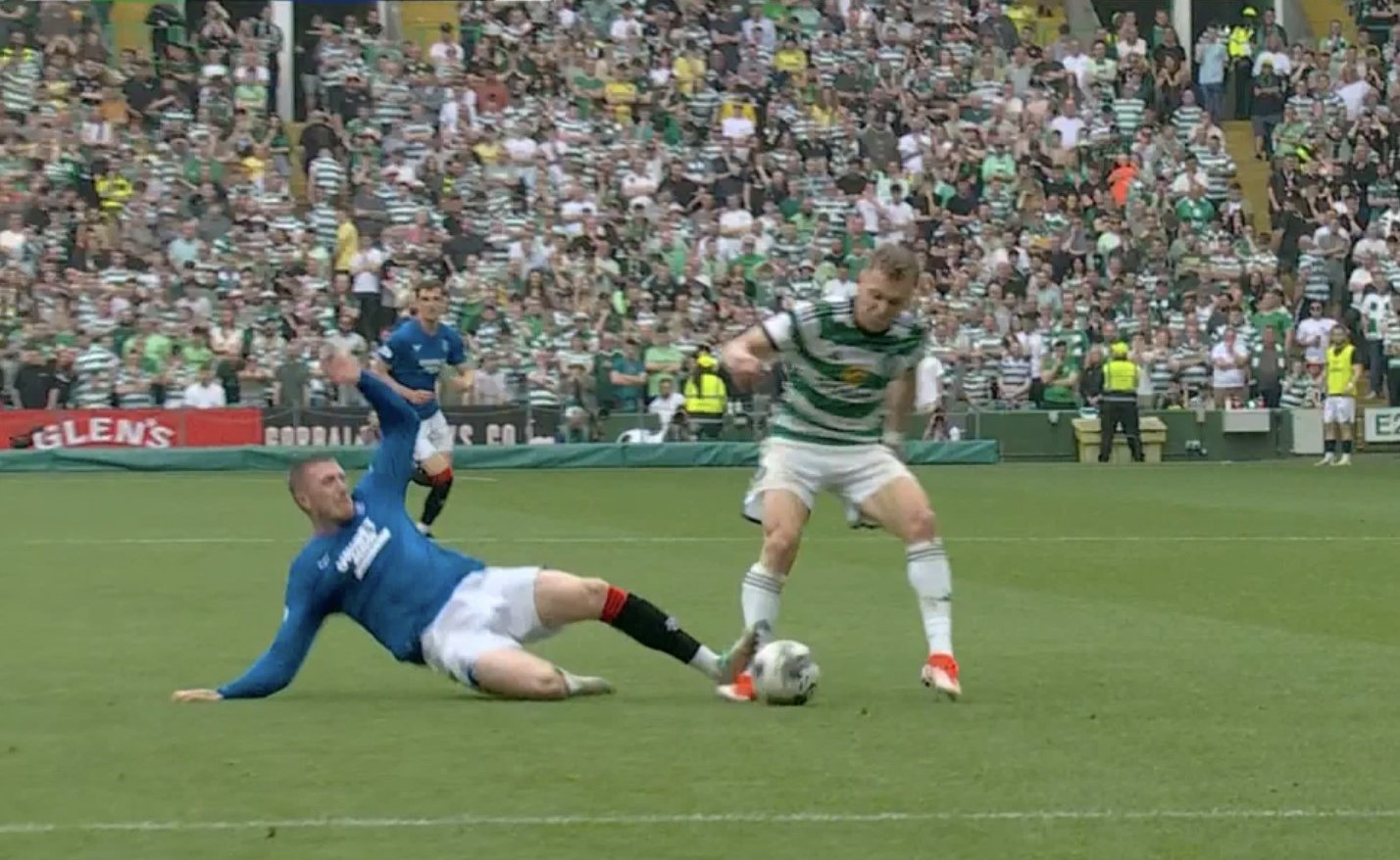 Σέλτικ – Ρέιντζερς: Τα έκανε μαντάρα… με αυτογκόλ και αποβολή – Κρίθηκε ο τίτλος (vid)