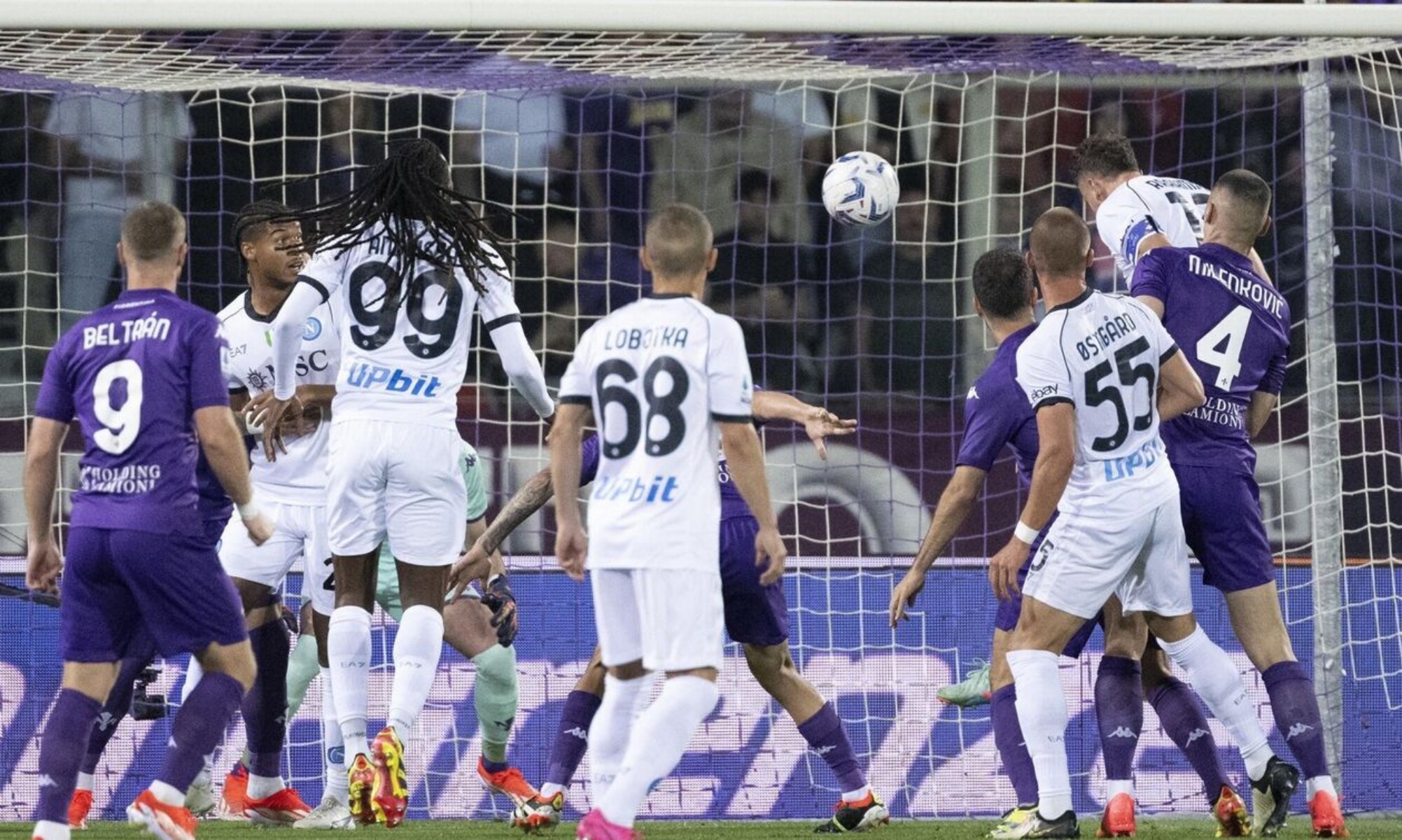 Η Φιορεντίνα πριν τον Ολυμπιακό «αγκάλιασε» την Ευρώπη κόντρα στη Νάπολι! (vid)