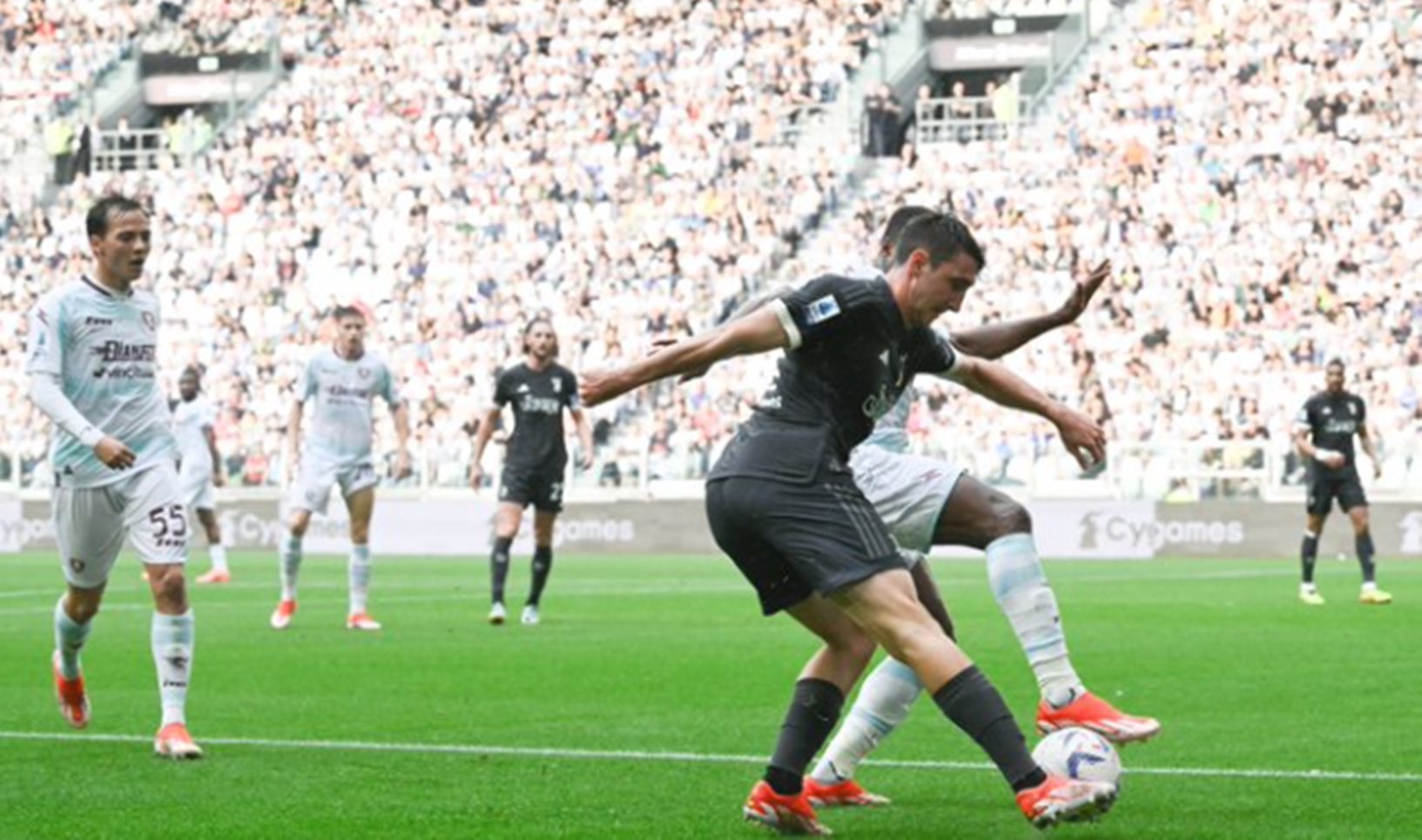 Έπιασε… πάτο η φετινή Γιουβέντους: Γκέλαρε και με την τελευταία Σαλερνιτάνα!