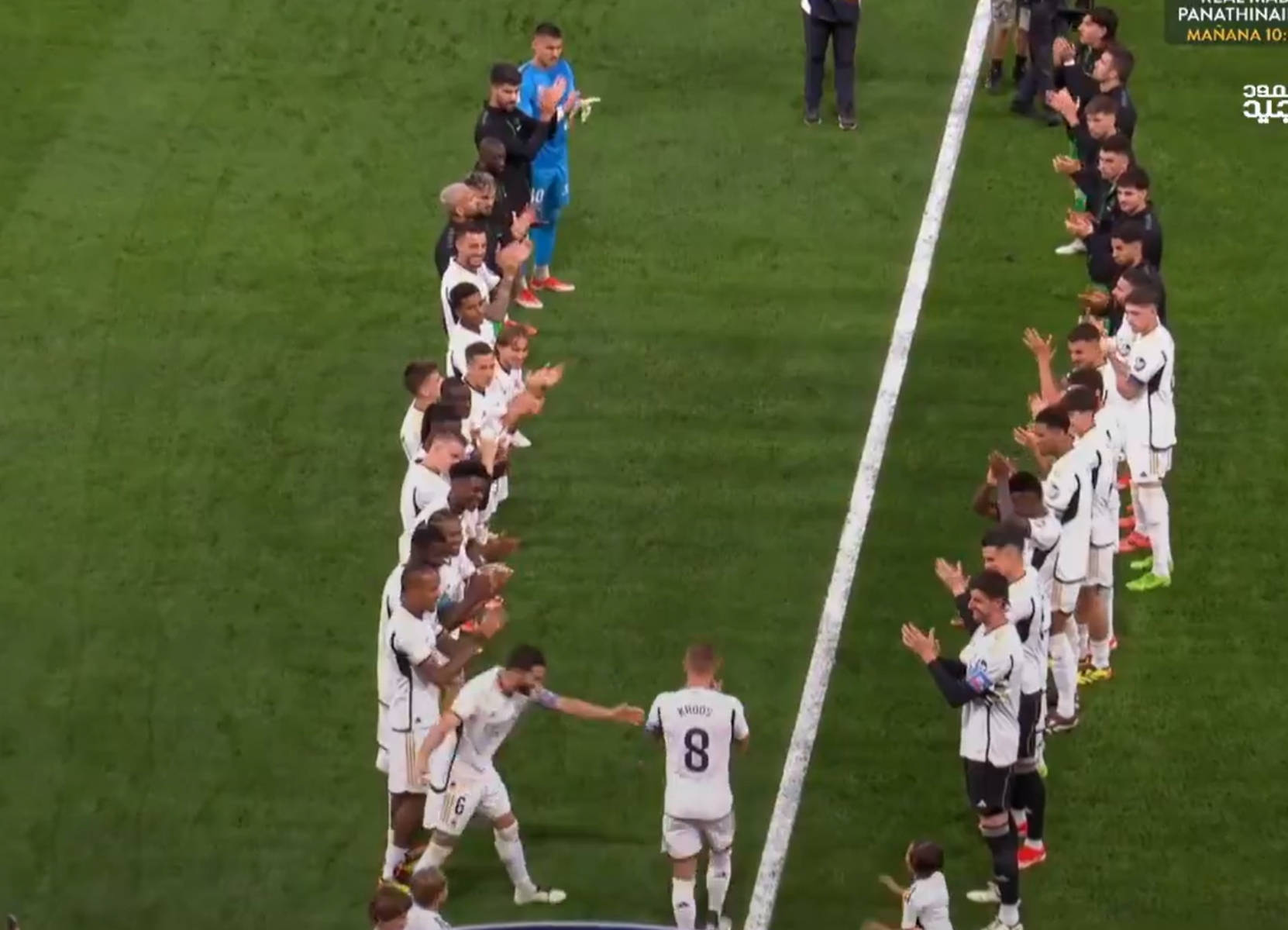 Σεβασμός: Πασίγιο από τους παίκτες της Ρεάλ Μαδρίτης στον Κρόος! (vid)