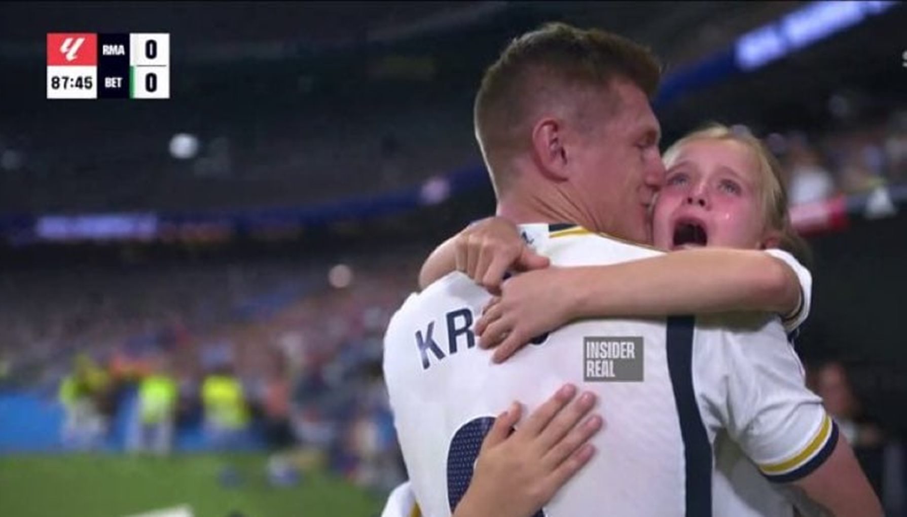 Συγκινεί κάθε φίλο της Ρεάλ Μαδρίτης ο Κρόος: «Με “κατέστρεψαν” τα παιδιά μου!» (pics)