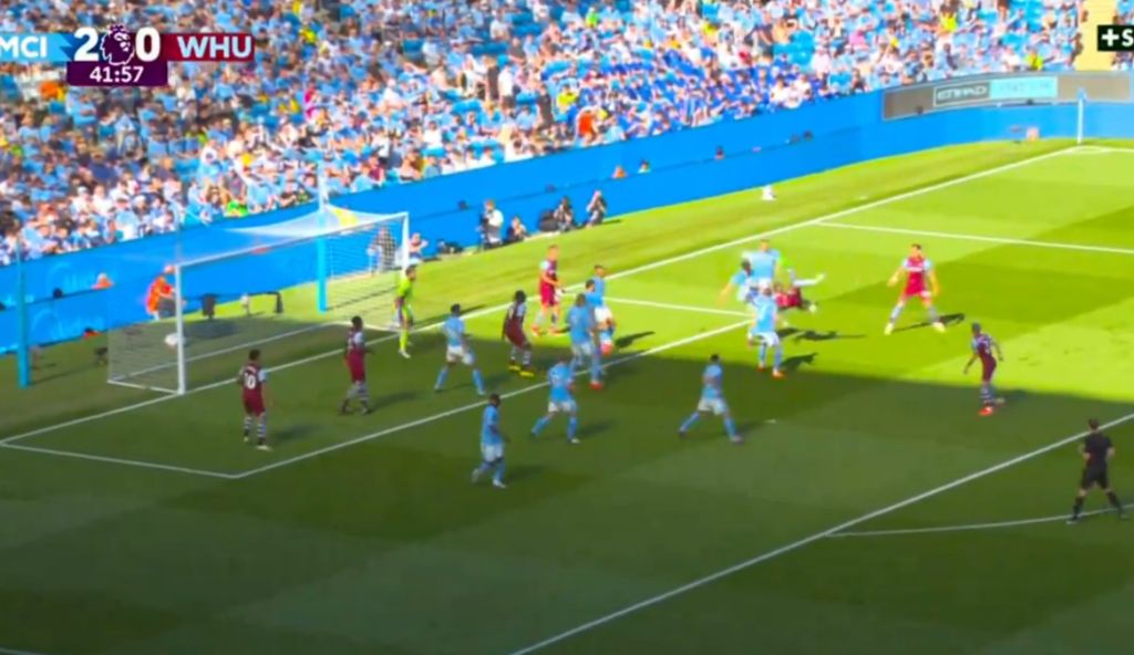 Ο Κούντους «κάρφωσε» τη Σίτι με το ψαλιδάκι της χρονιάς! (vid)