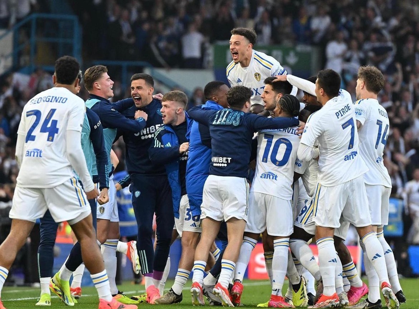 «Ξεπουπούλιασε» τα «καναρίνια» κι έφυγε για «Γουέμπλεϊ» η Λιντς! (vid)