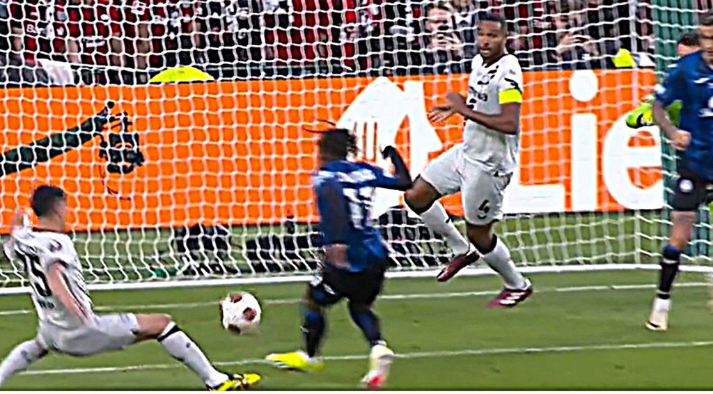 «Κοιμήθηκε» η άμυνα της Λεβερκούζεν και την… κάρφωσε ο Λούκμαν! (vid)