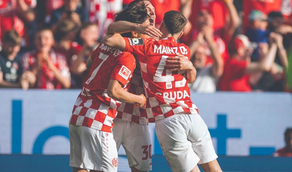 Έμεινε στο… Παρίσι η Ντόρτμουντ και έχασε από τη Μάιντς! (vid)