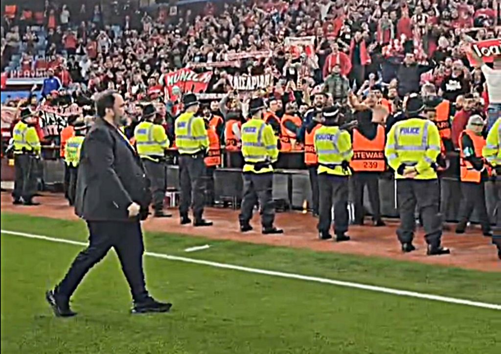 Το ερυθρόλευκο πάρτι υπό το βλέμμα των Πρίγκηπα Ουίλιαμ και Βαγγέλη Μαρινάκη (vids)