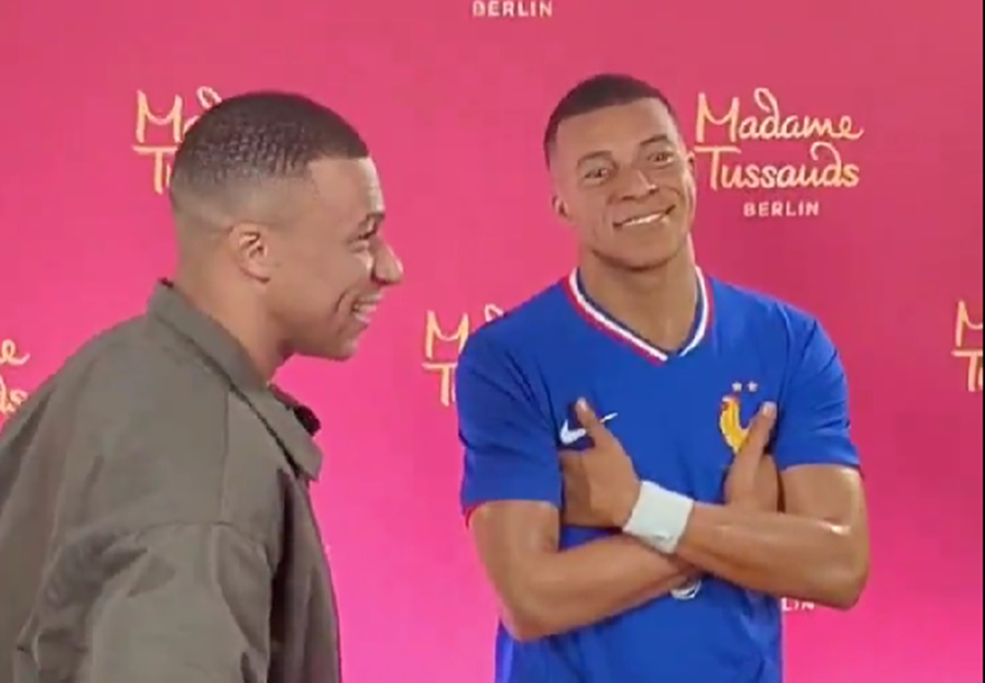 Ο Μπαπέ συνάντησε τον… κέρινο εαυτό του και μουρλάθηκε (vid)