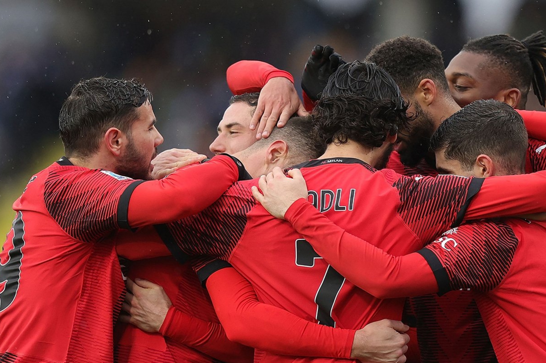 Δεν σταματάει στον Μοράτα η Μίλαν – Χτυπάει φορ από το Νησί