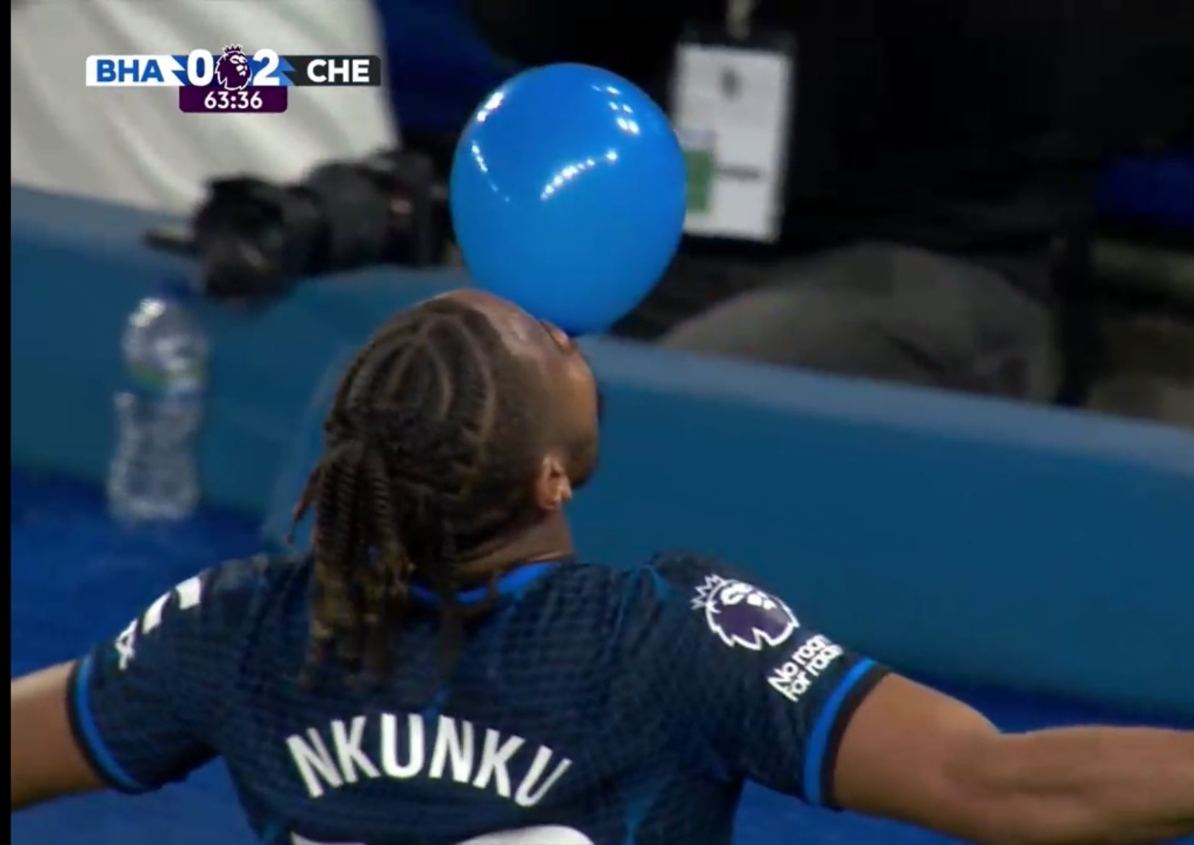Τσέλσι: Ο Ενκουνκού σκόραρε και… έβγαλε τα μπαλόνια! (vid)