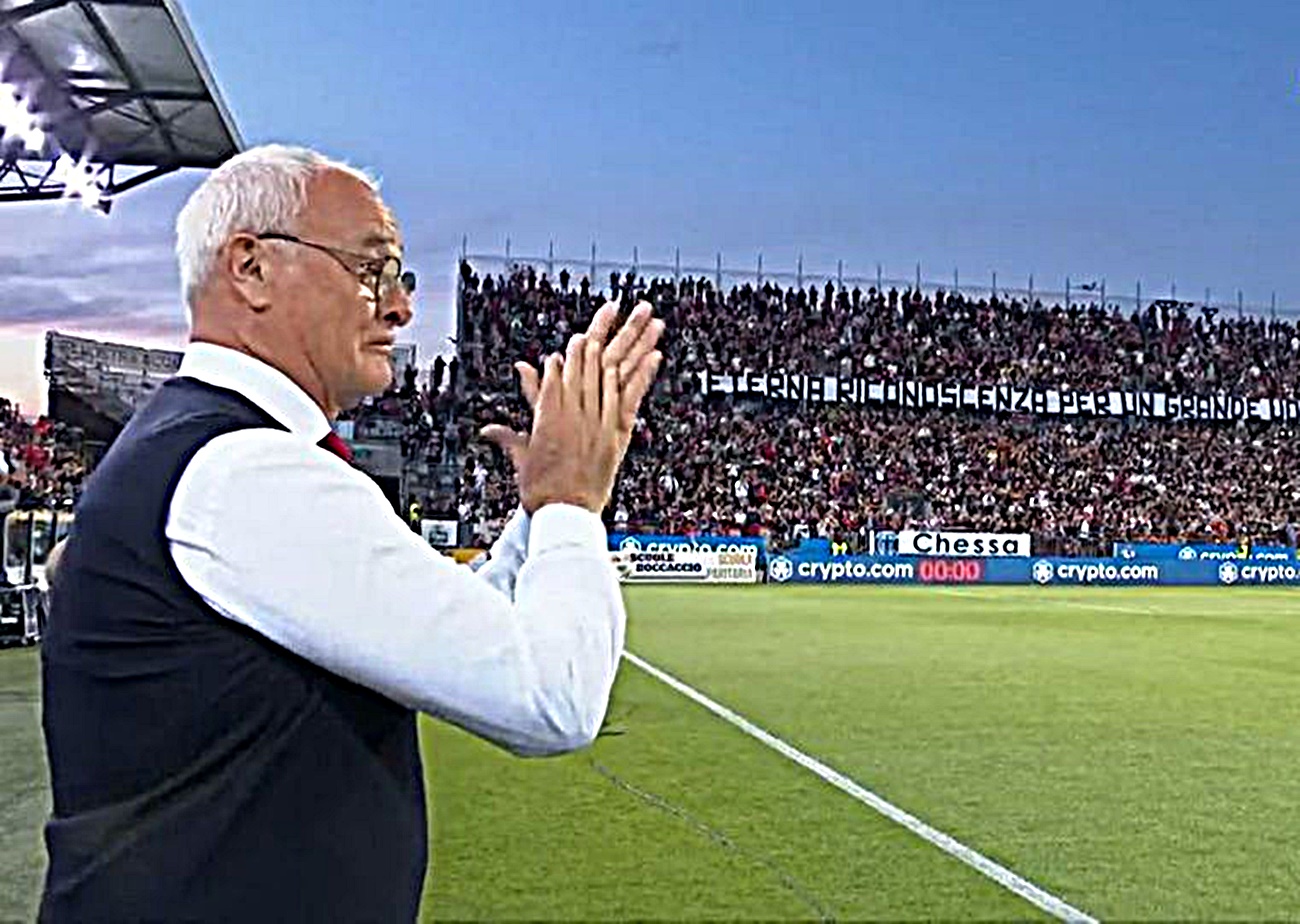 Συγκίνηση για τον Ρανιέρι, τον αποθέωσε όλο το γήπεδο ακόμα και ο διαιτητής! (vid)