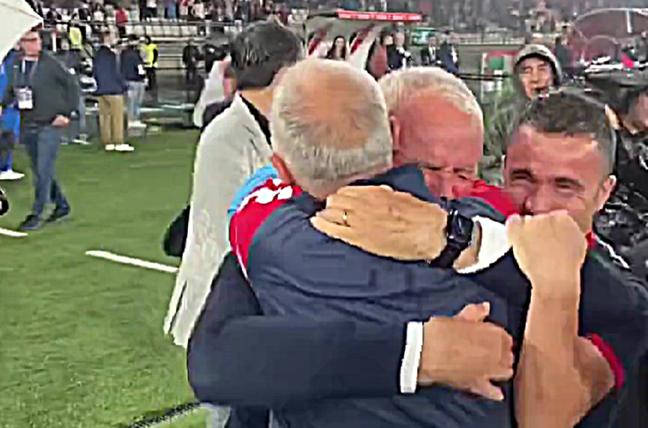 Κλάματα χαράς για Ρανιέρι που έσωσε την Κάλιαρι! (vid)